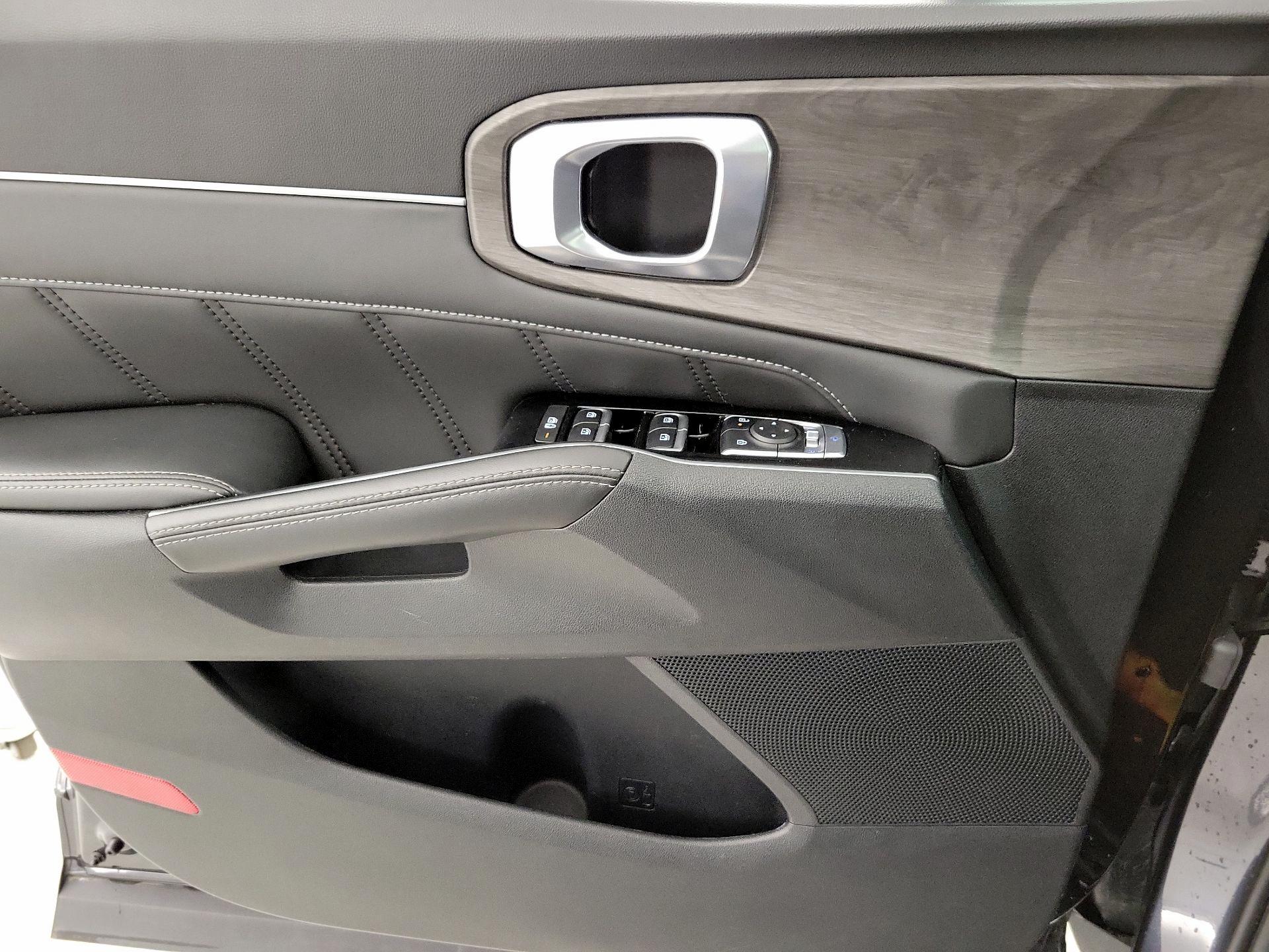 Thumbnail: 2025 Kia Sorento - 12