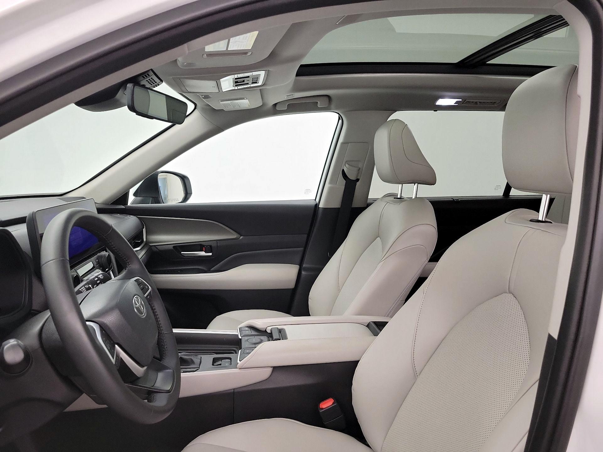 Thumbnail: 2025 Toyota Grand Highlander - 19