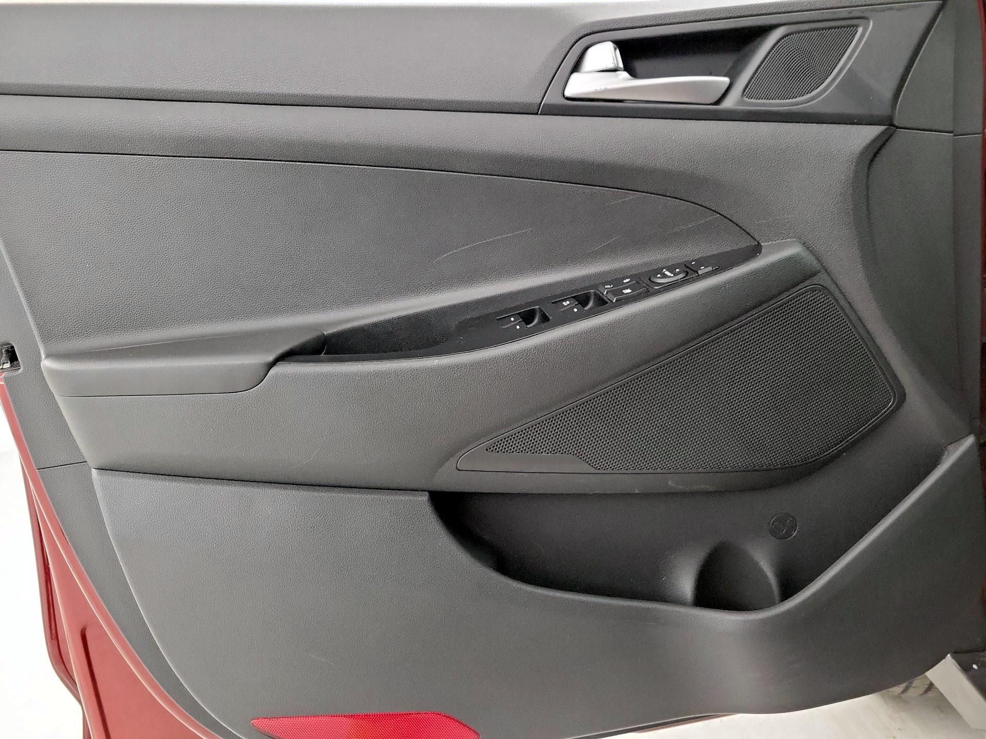 Thumbnail: 2019 Hyundai Tucson - 12
