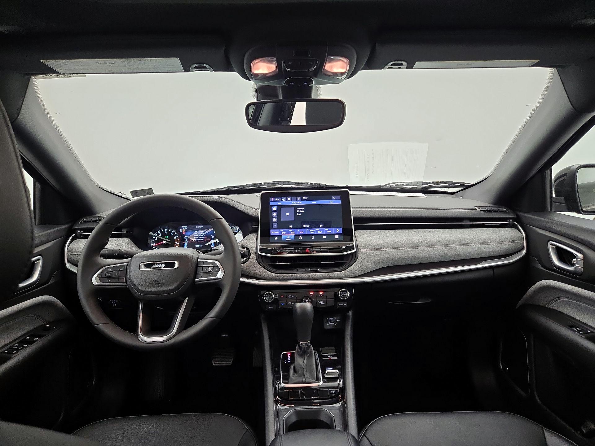 Thumbnail: 2023 Jeep Compass - 9
