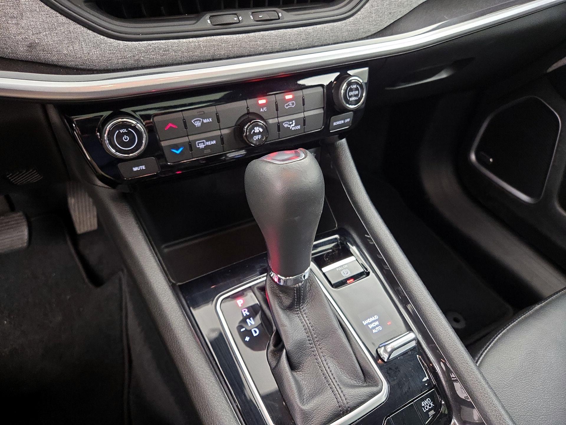 Thumbnail: 2023 Jeep Compass - 17