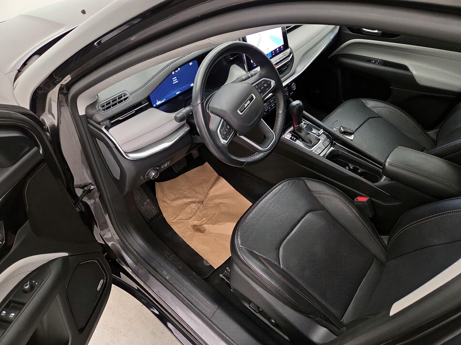 Thumbnail: 2022 Jeep Compass - 11