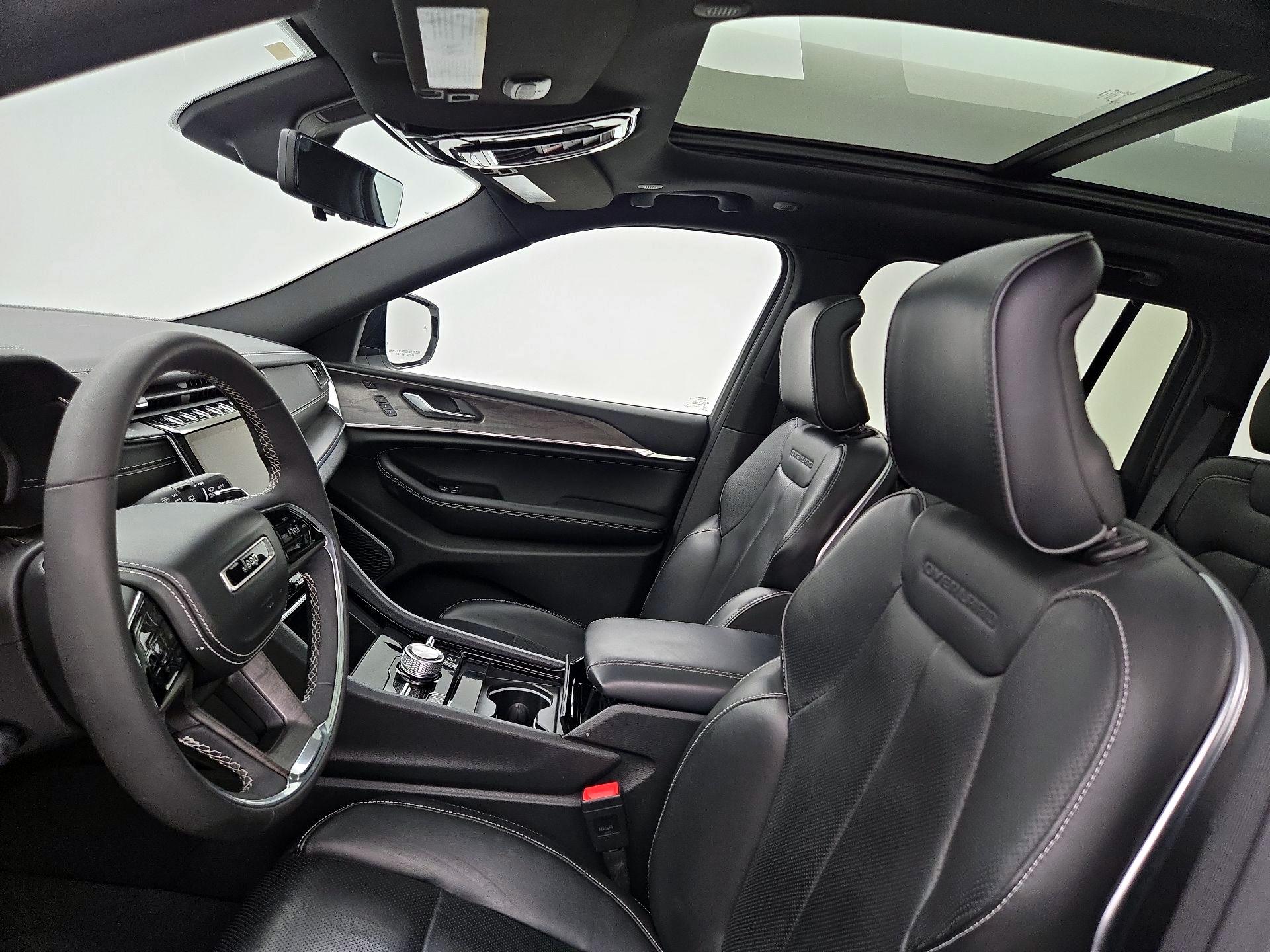 Thumbnail: 2023 Jeep Grand Cherokee - 20