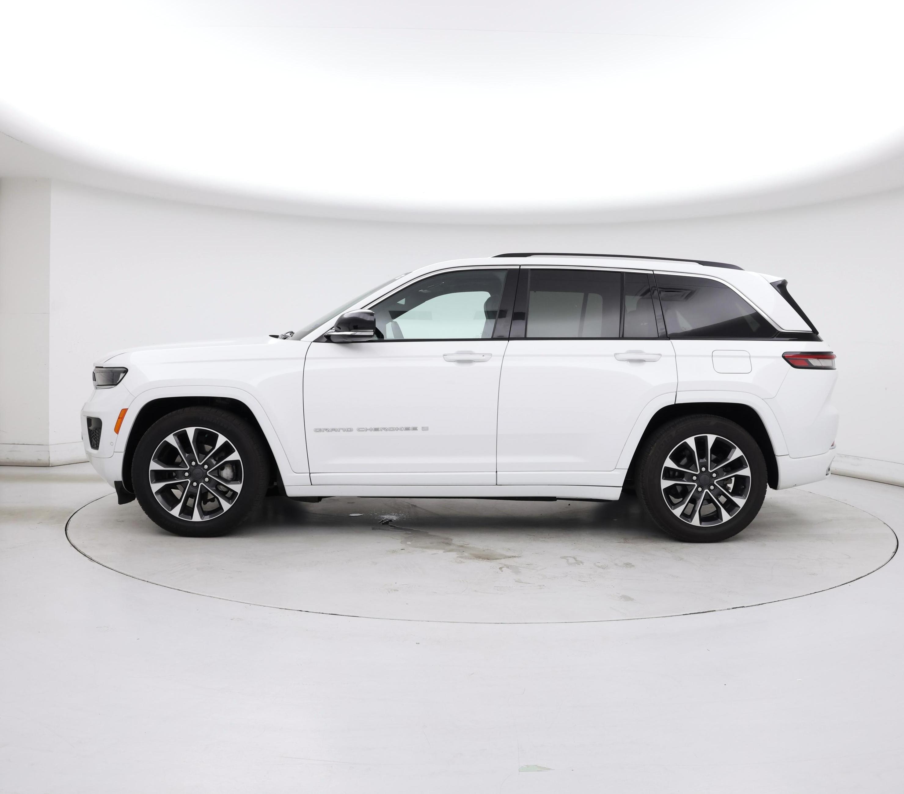 Thumbnail: 2023 Jeep Grand Cherokee - 3