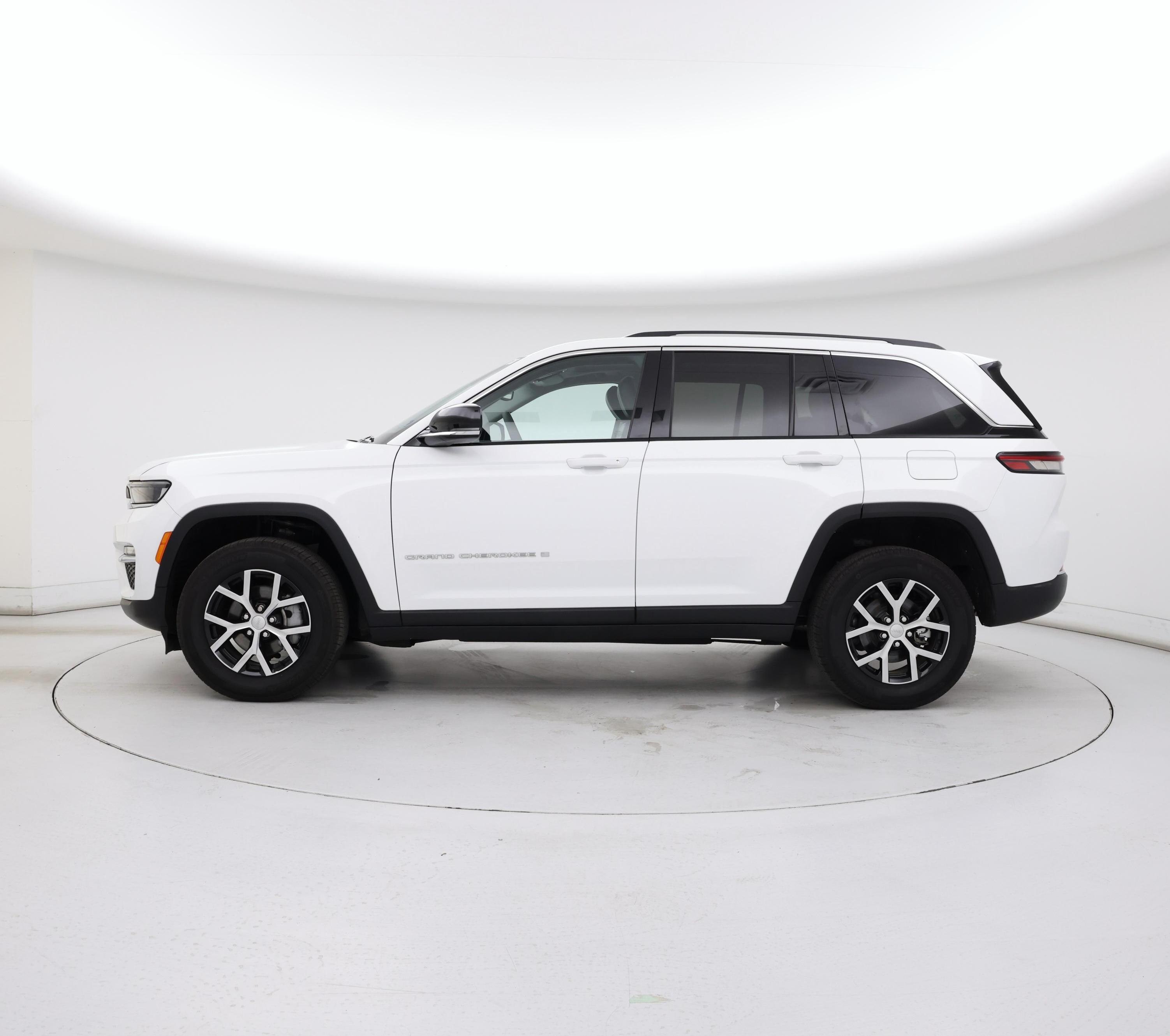 Thumbnail: 2024 Jeep Grand Cherokee - 3