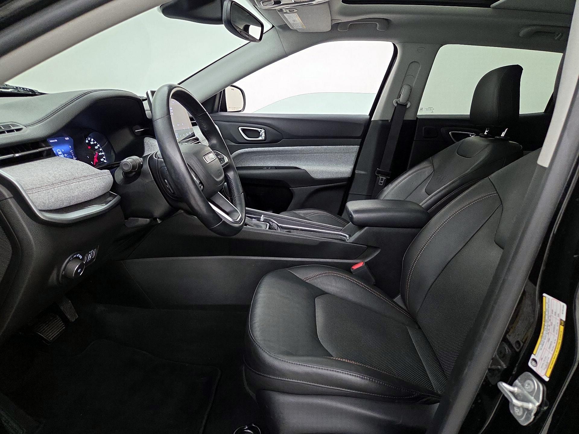Thumbnail: 2022 Jeep Compass - 11