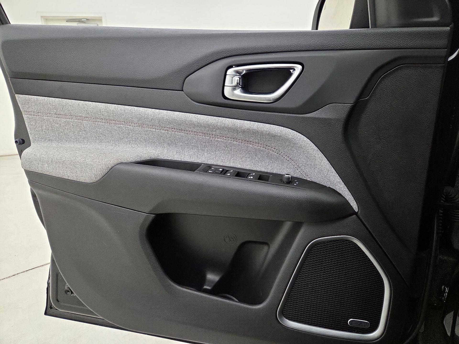 Thumbnail: 2022 Jeep Compass - 12