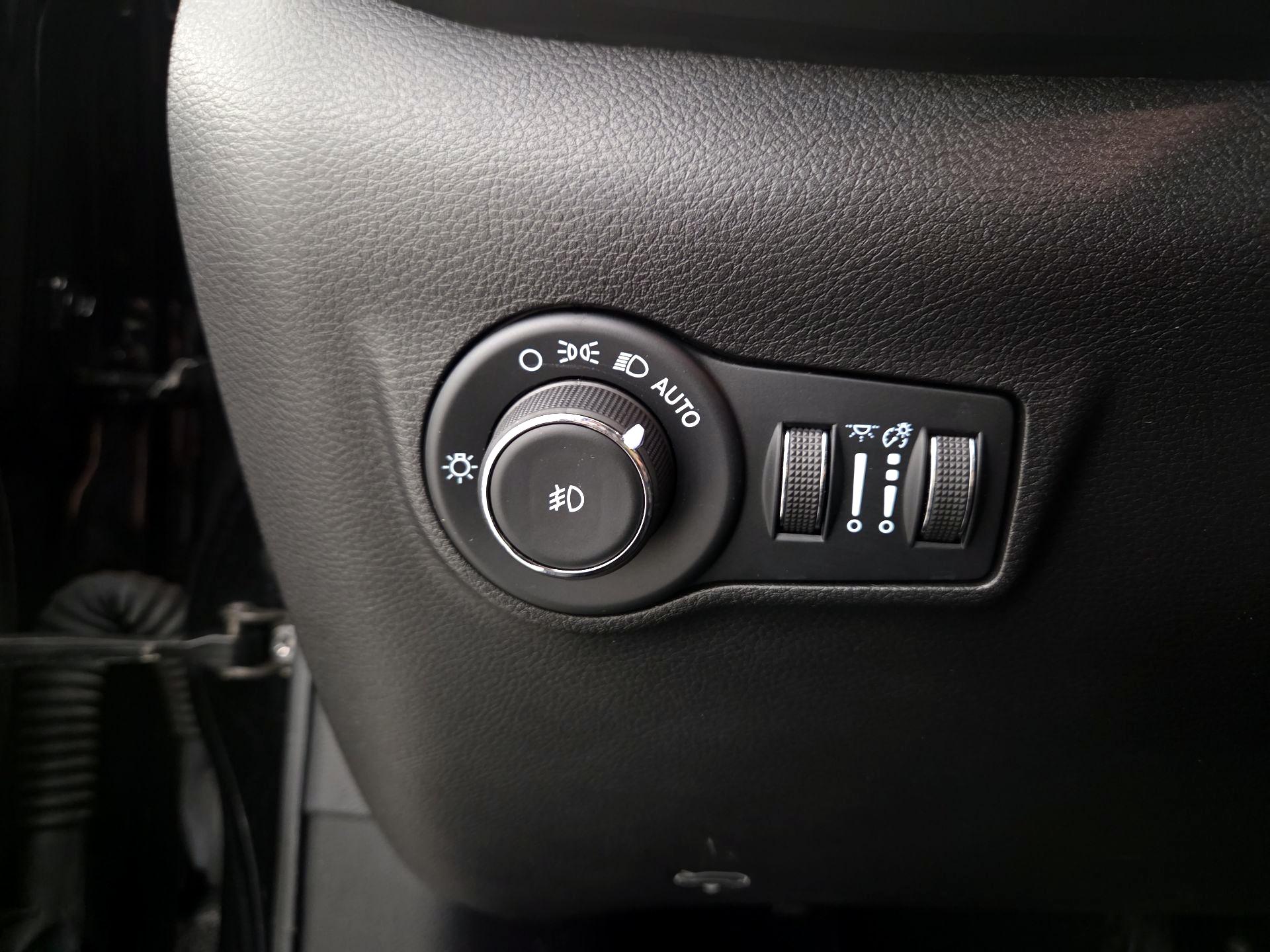 Thumbnail: 2022 Jeep Compass - 13