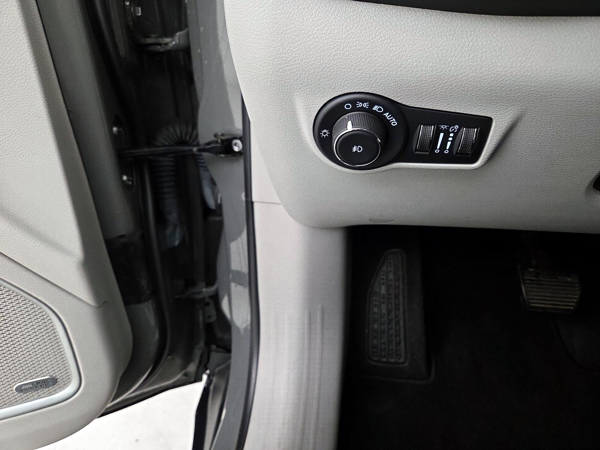 Thumbnail: 2022 Jeep Compass - 13