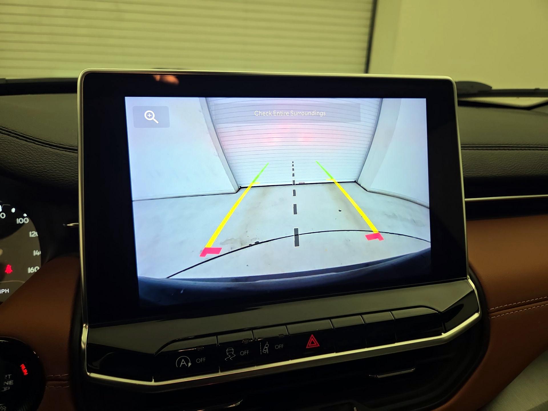 Thumbnail: 2022 Jeep Compass - 14