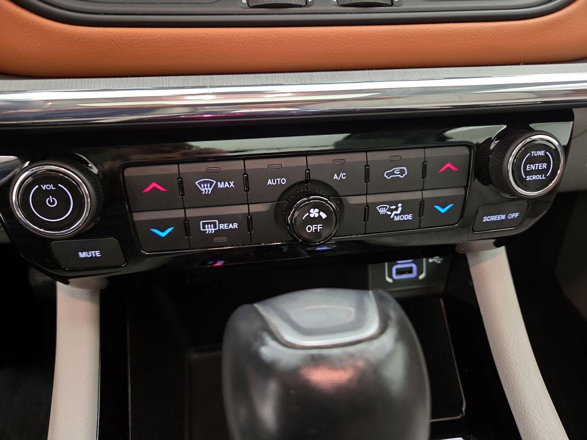 Thumbnail: 2022 Jeep Compass - 16