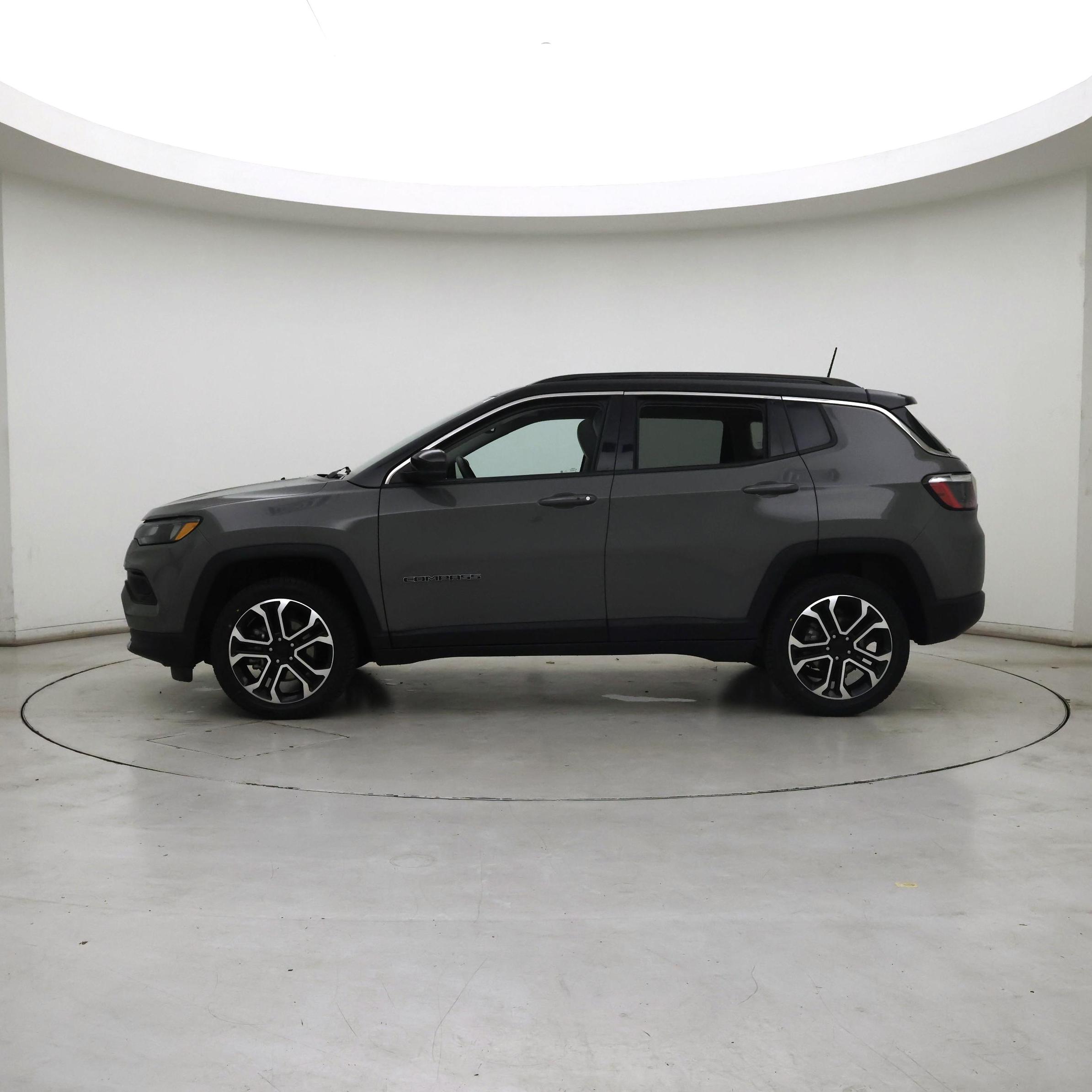 Thumbnail: 2022 Jeep Compass - 3