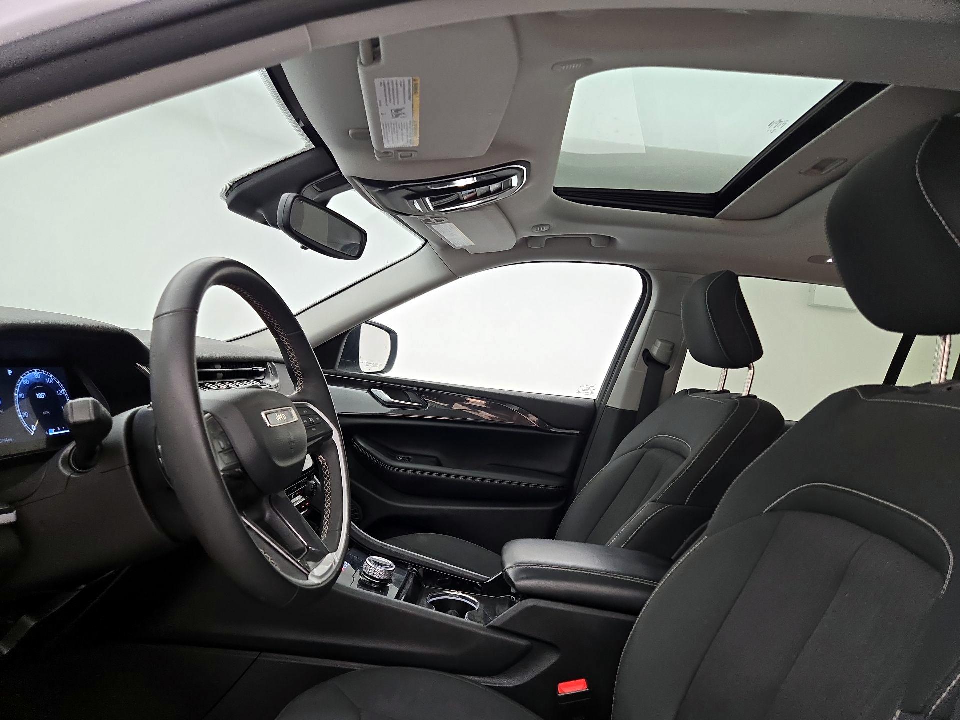 Thumbnail: 2023 Jeep Grand Cherokee - 19