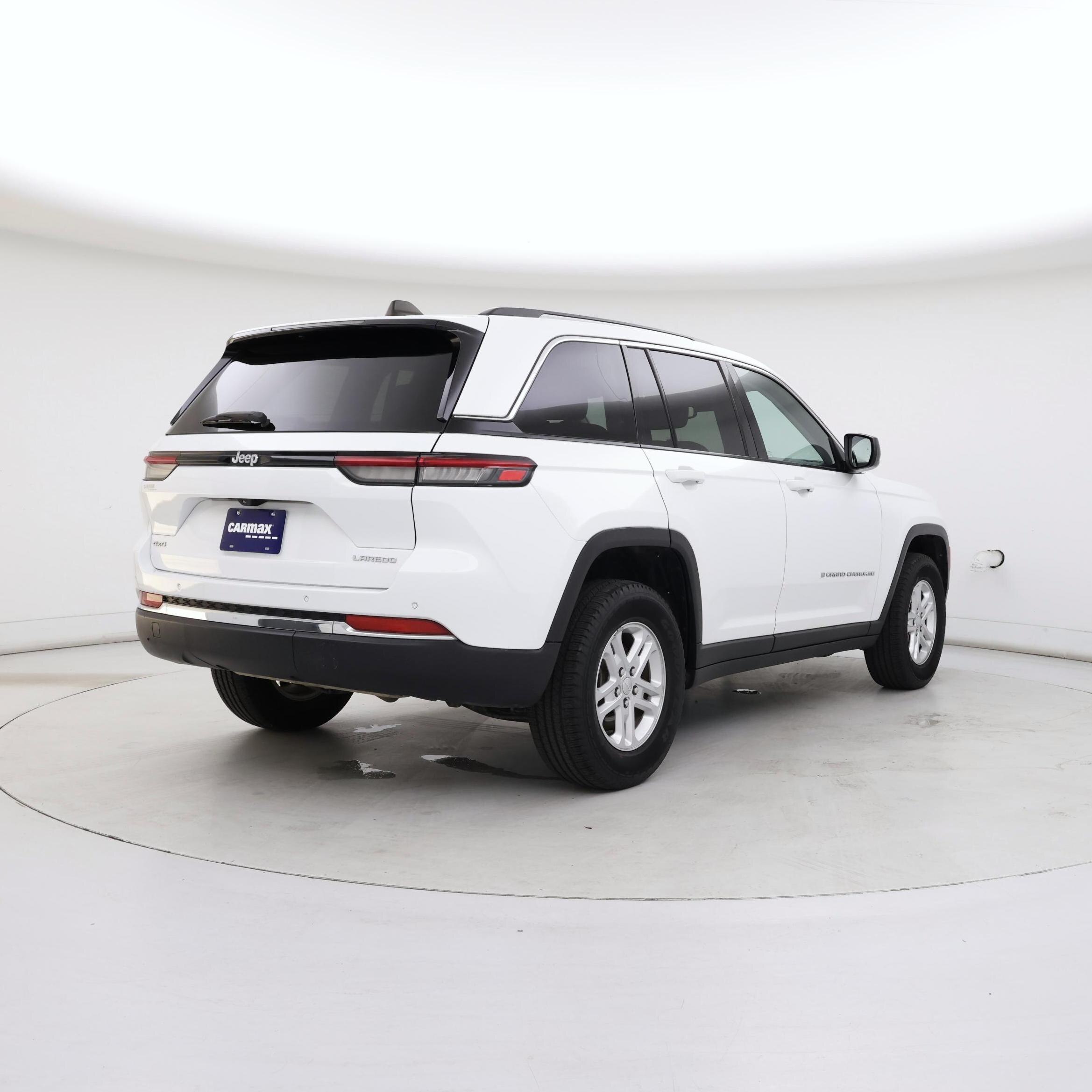 Thumbnail: 2023 Jeep Grand Cherokee - 8
