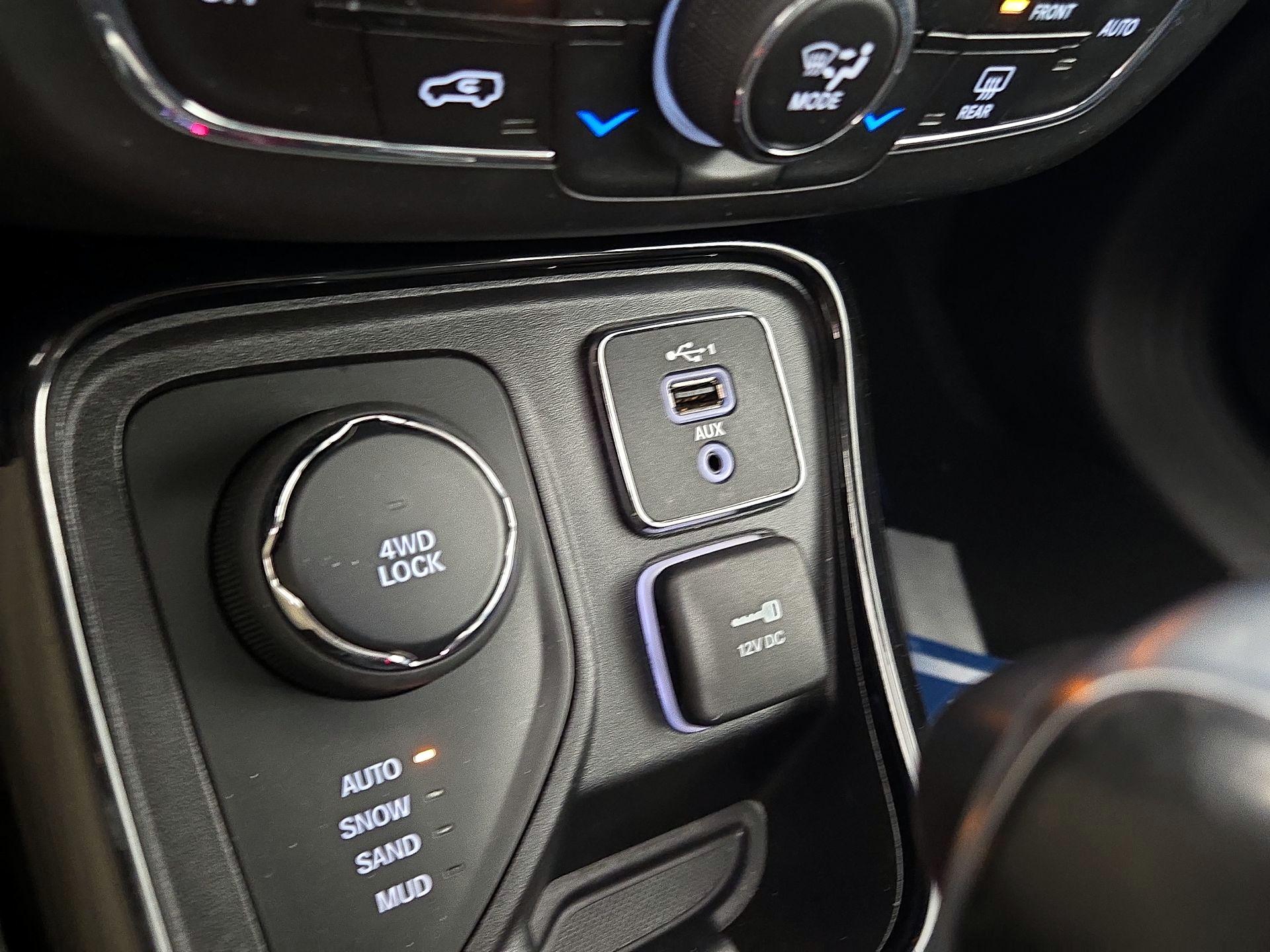 Thumbnail: 2020 Jeep Compass - 17