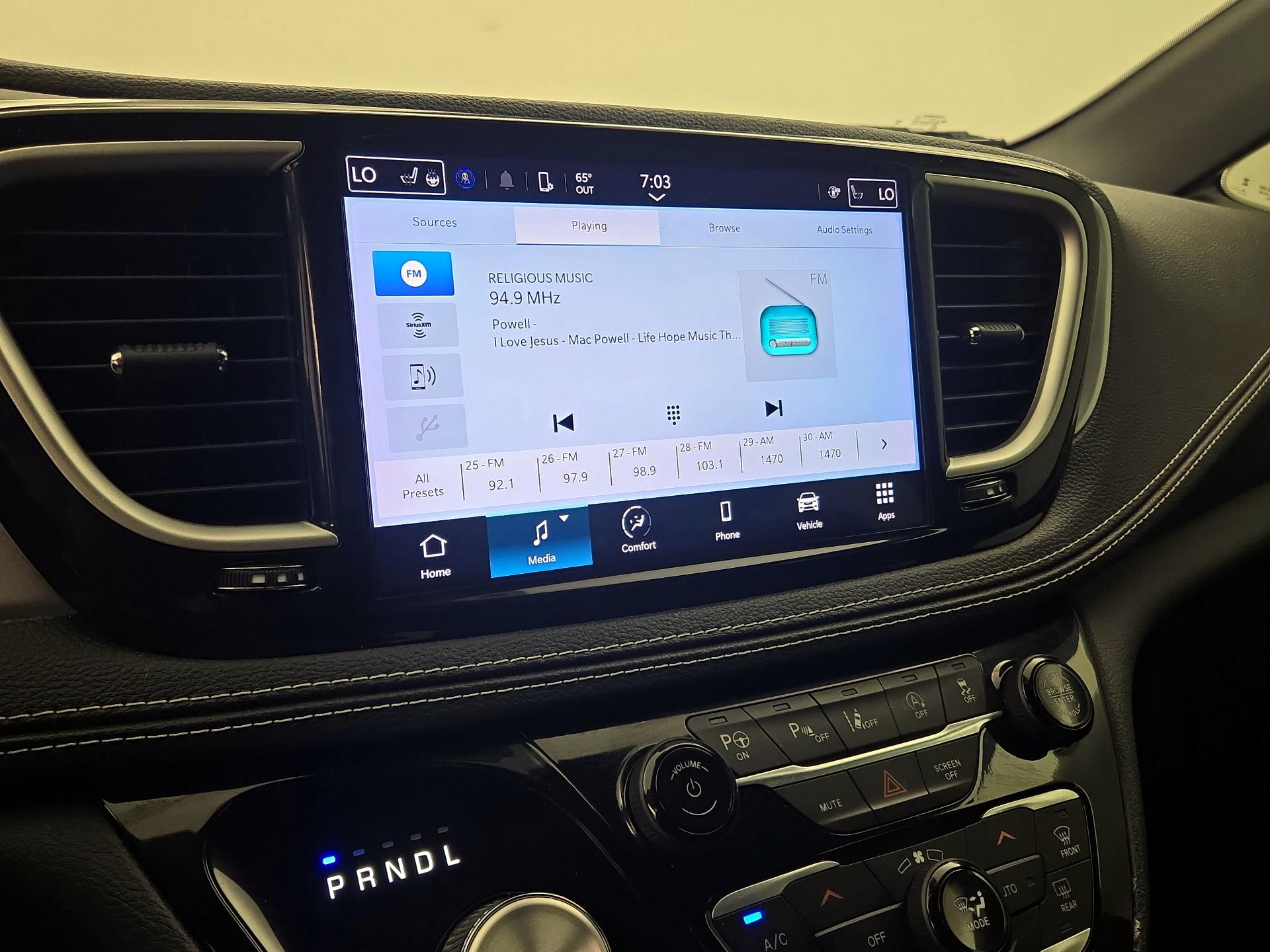 Thumbnail: 2023 Chrysler Pacifica - 15