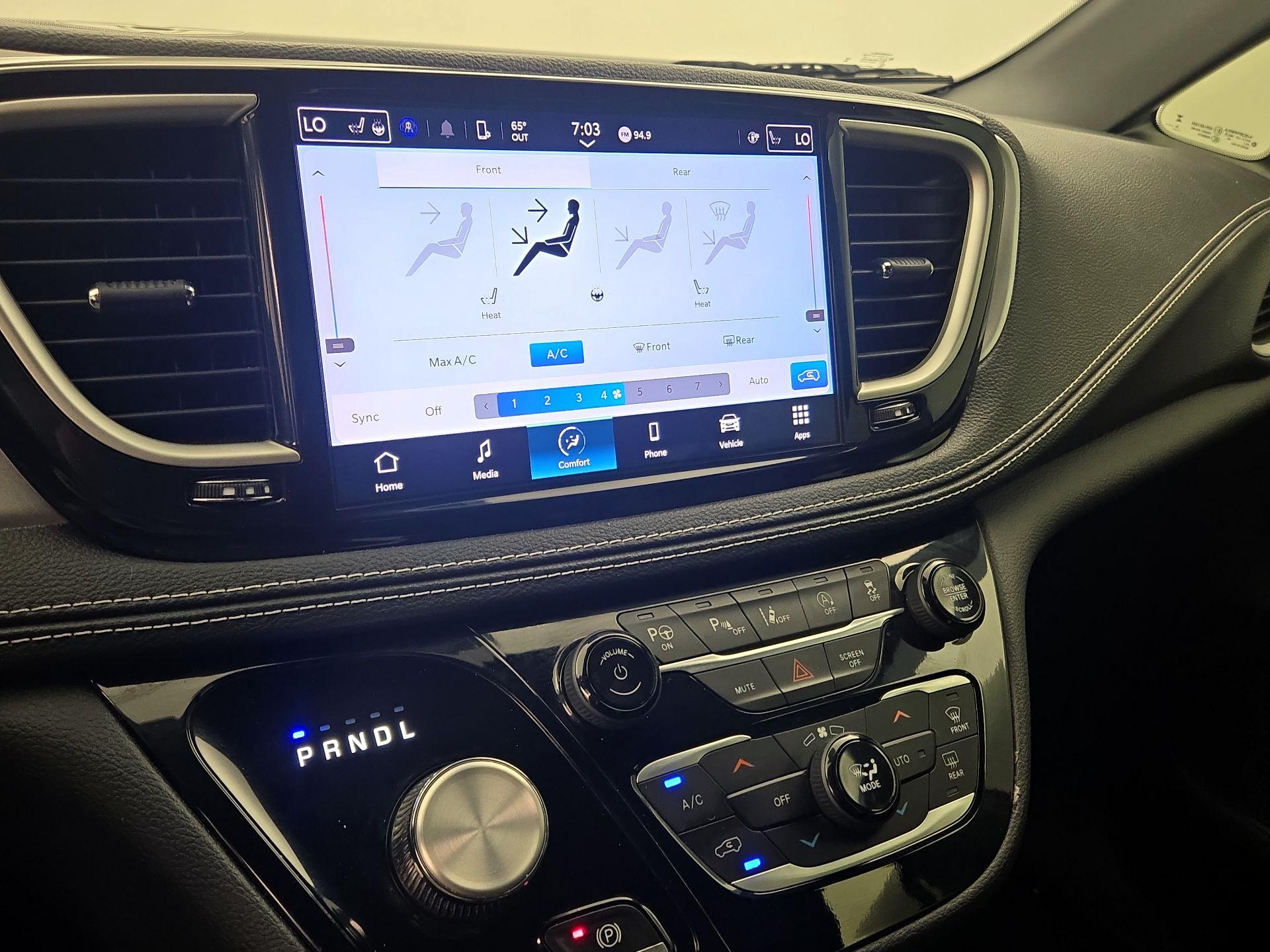 Thumbnail: 2023 Chrysler Pacifica - 16