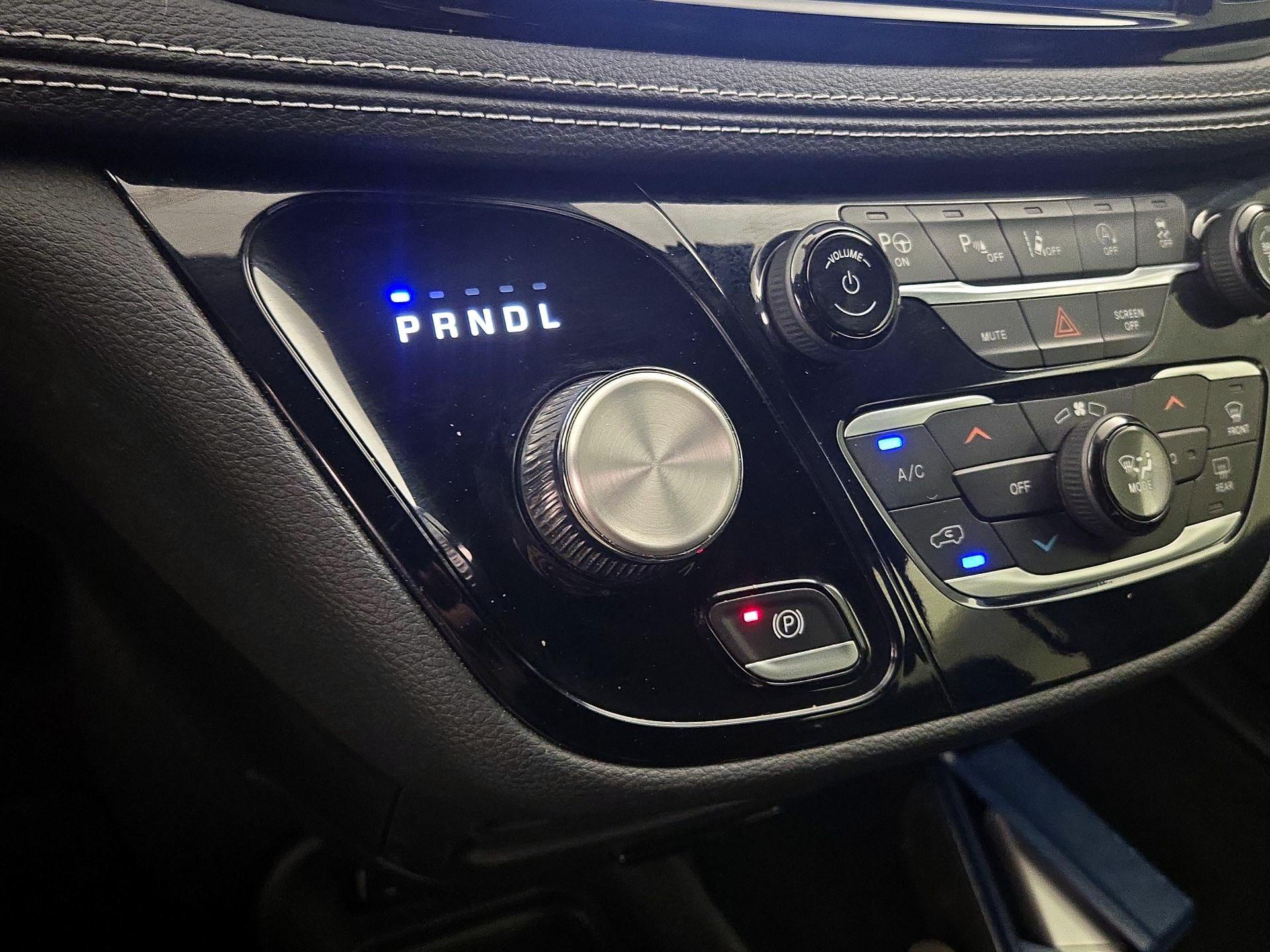 Thumbnail: 2023 Chrysler Pacifica - 17