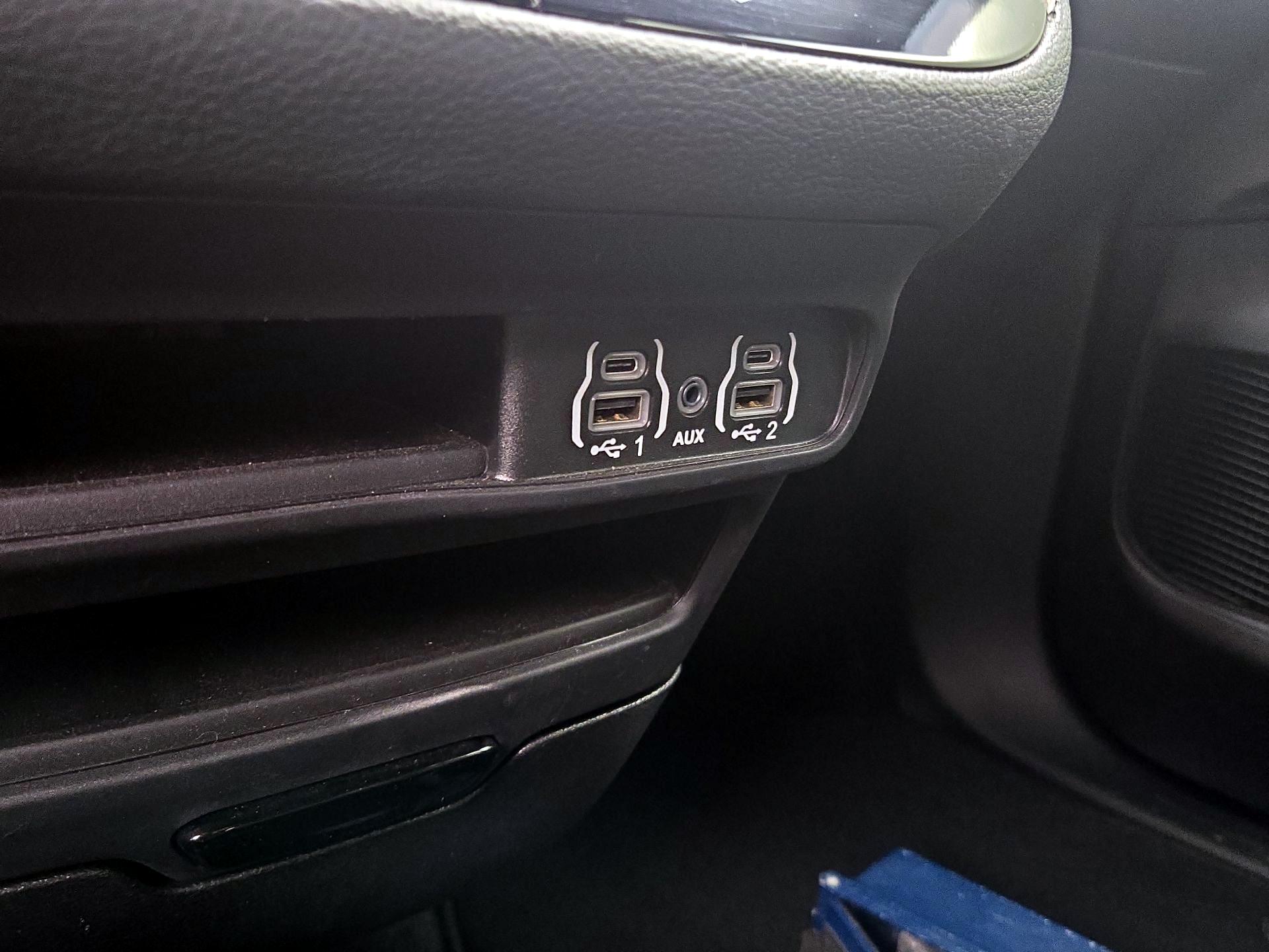 Thumbnail: 2023 Chrysler Pacifica - 18