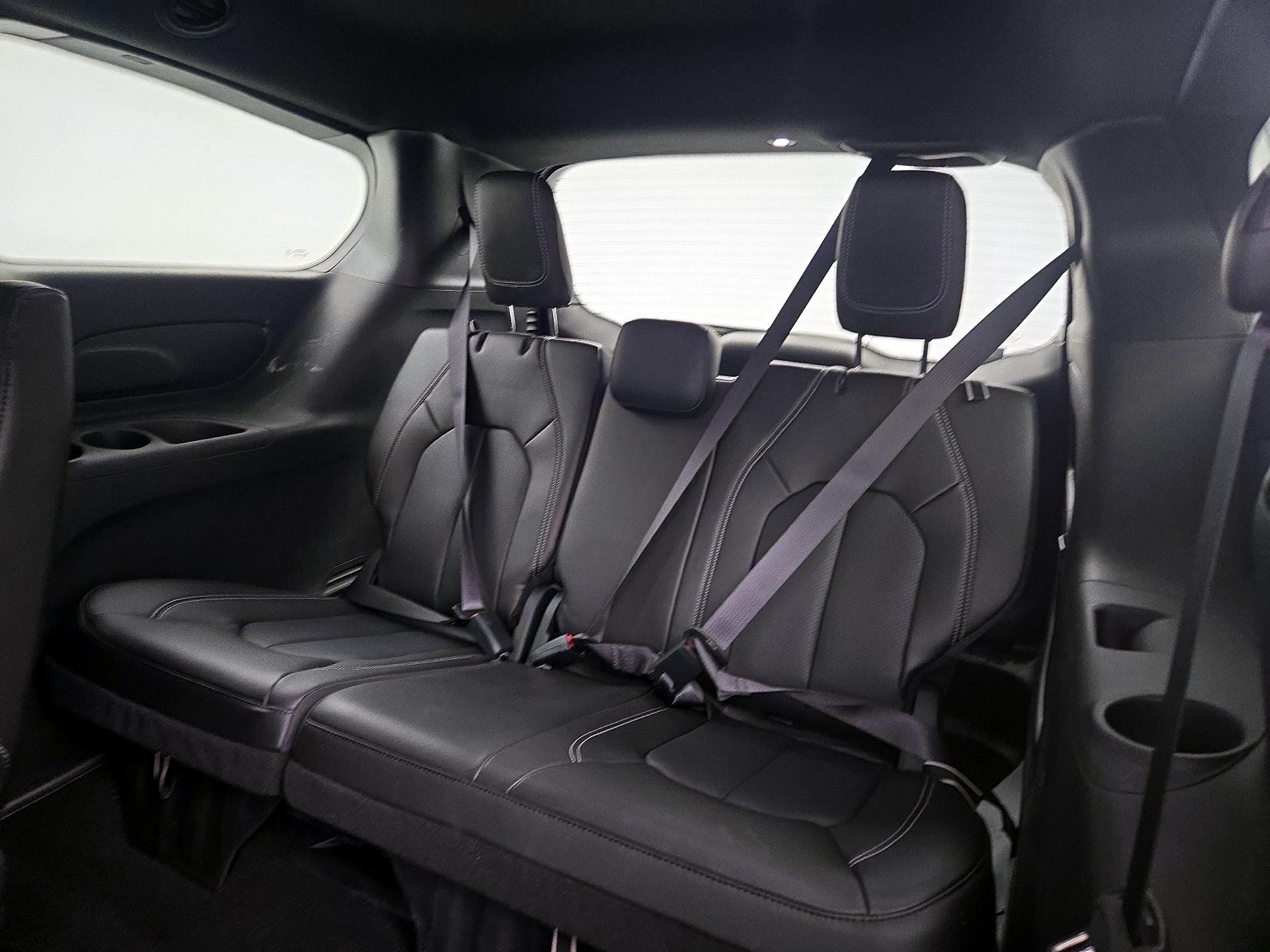 Thumbnail: 2023 Chrysler Pacifica - 20