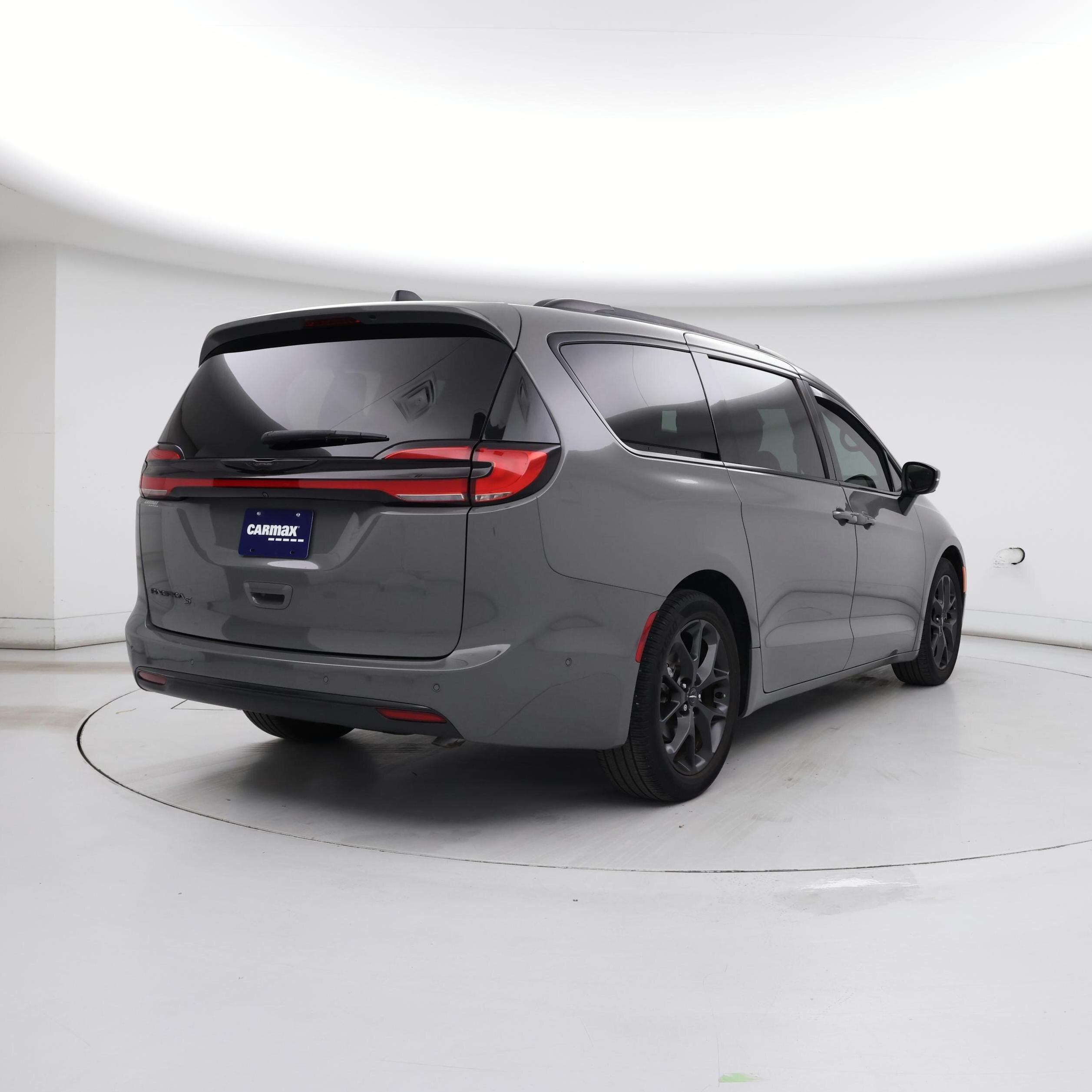 Thumbnail: 2023 Chrysler Pacifica - 8