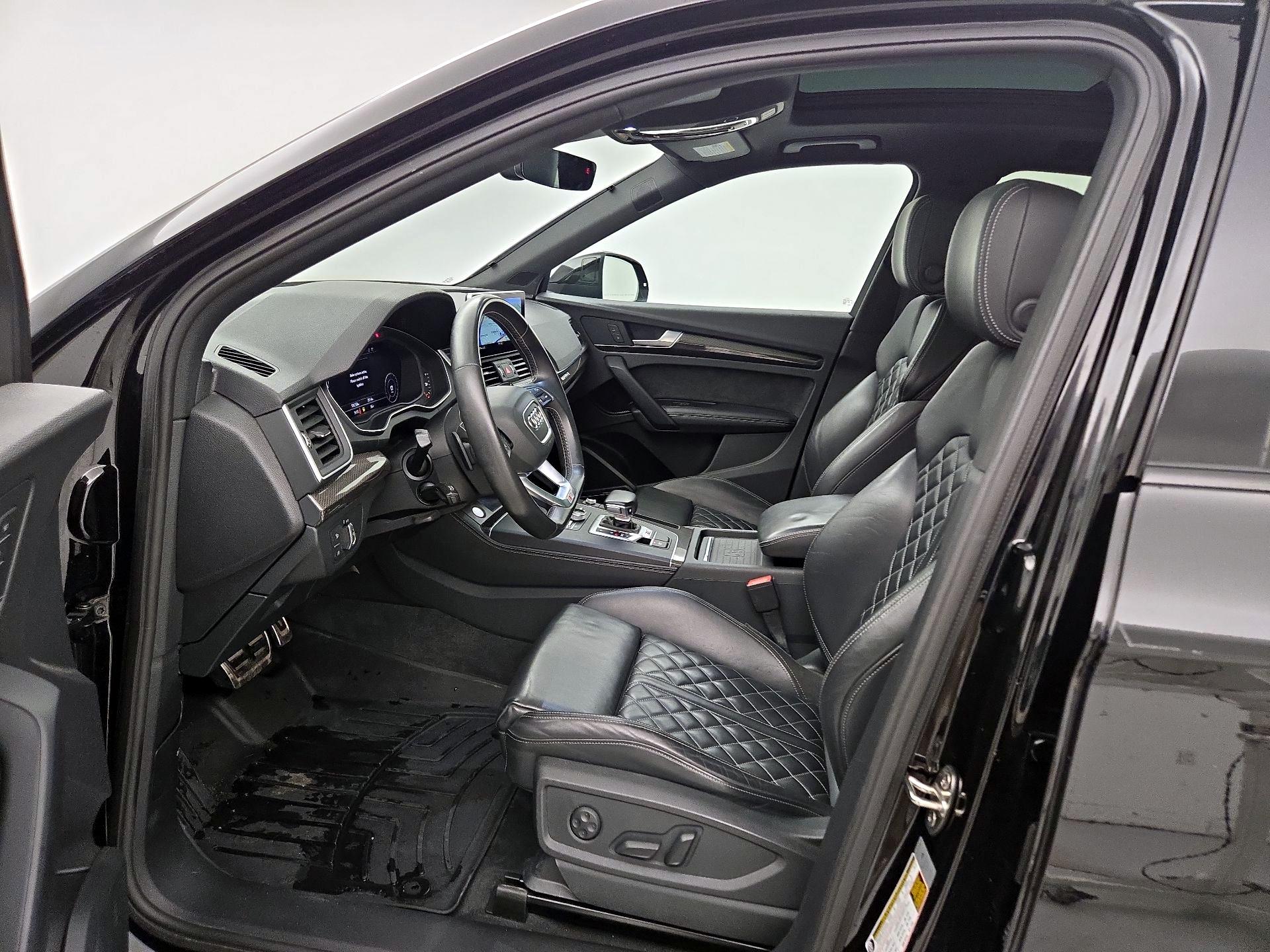 Thumbnail: 2020 Audi SQ5 - 11