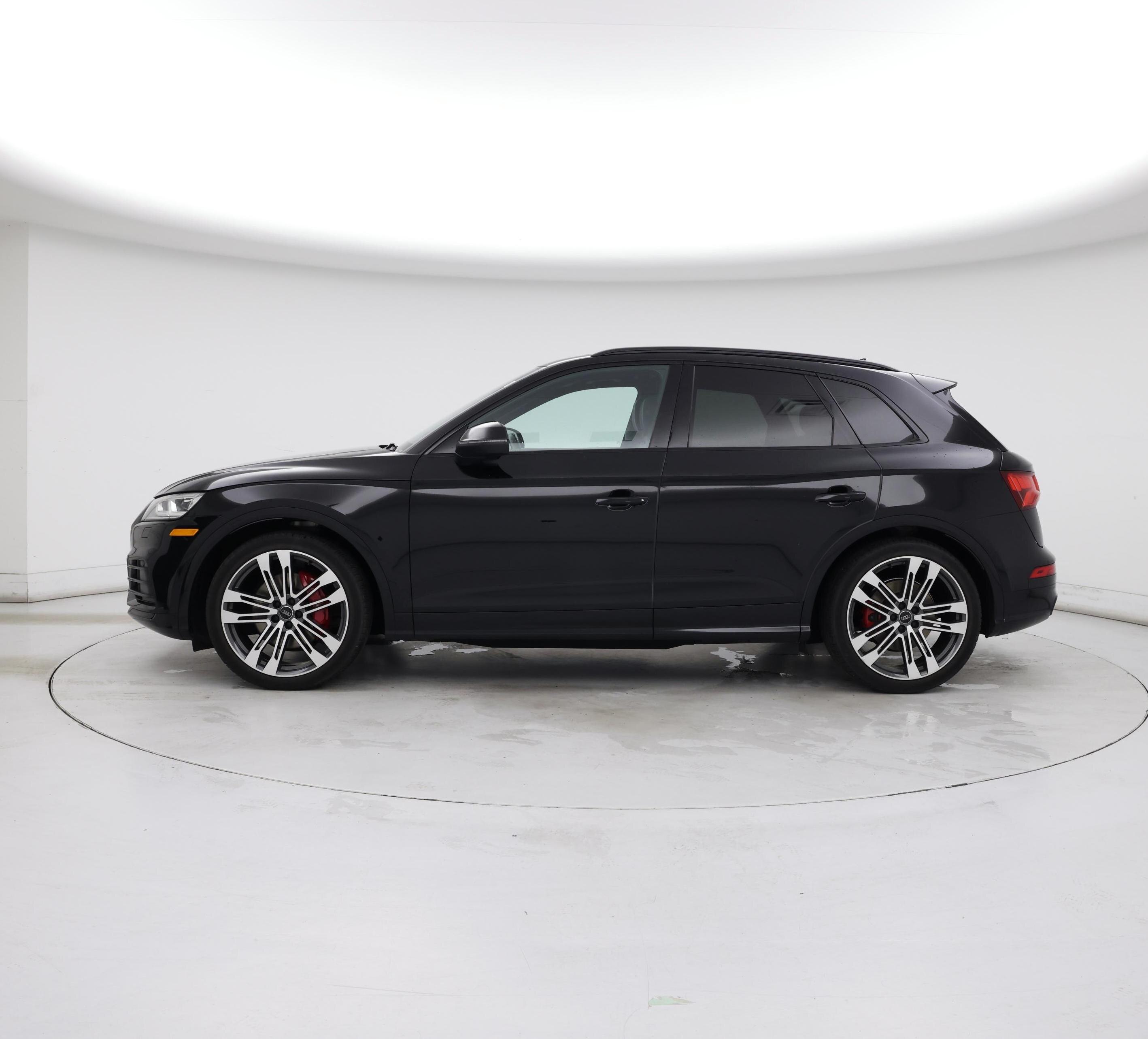 Thumbnail: 2020 Audi SQ5 - 3