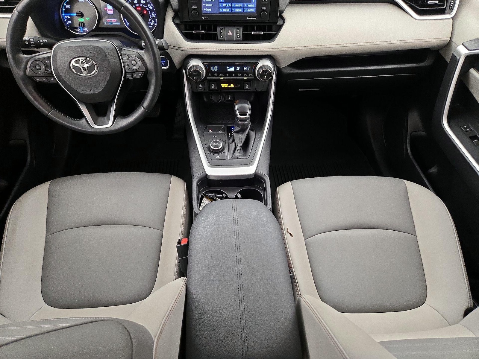 2021 Toyota RAV4 XLE Premium - Photo 10
