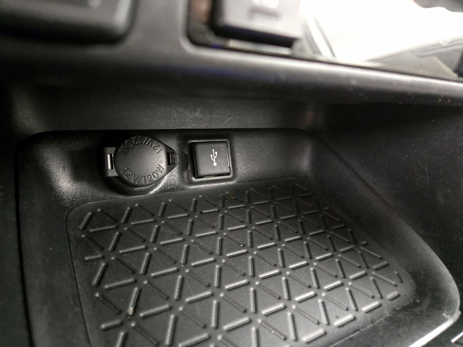2021 Toyota RAV4 XLE Premium - Photo 19