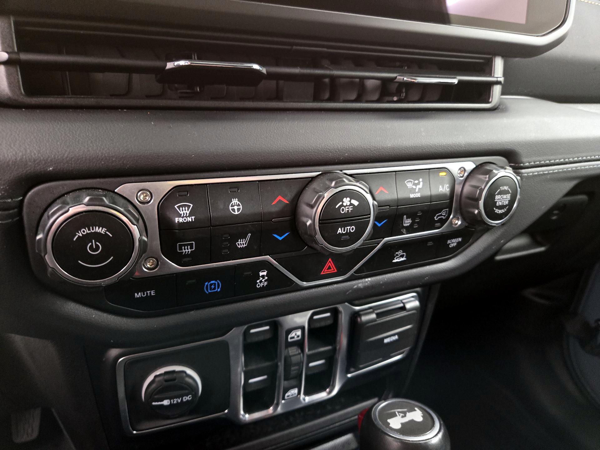 Thumbnail: 2024 Jeep Wrangler - 17
