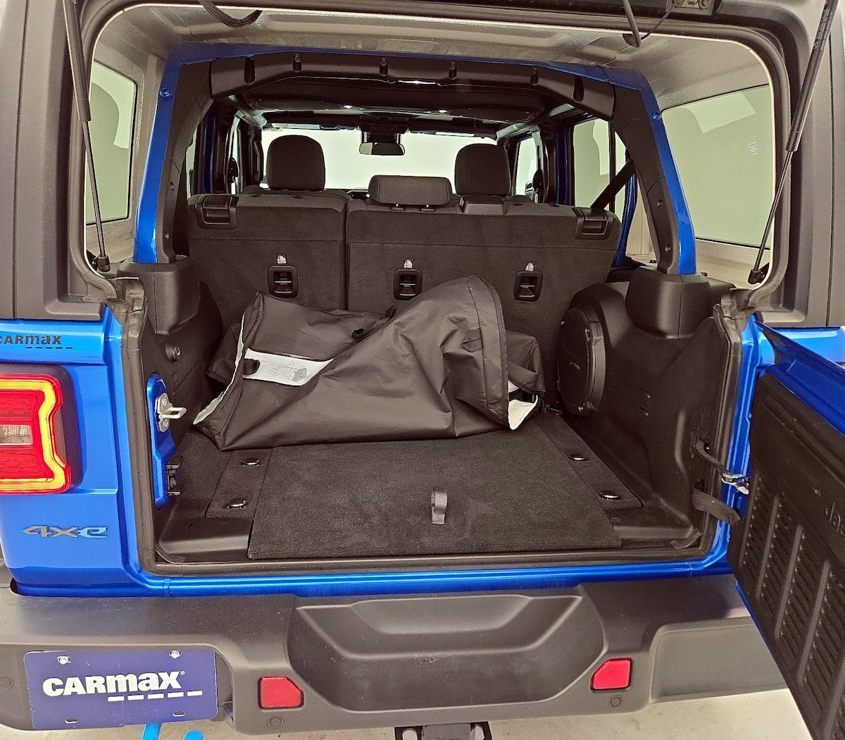 Trunk/Cargo (Seats Up)