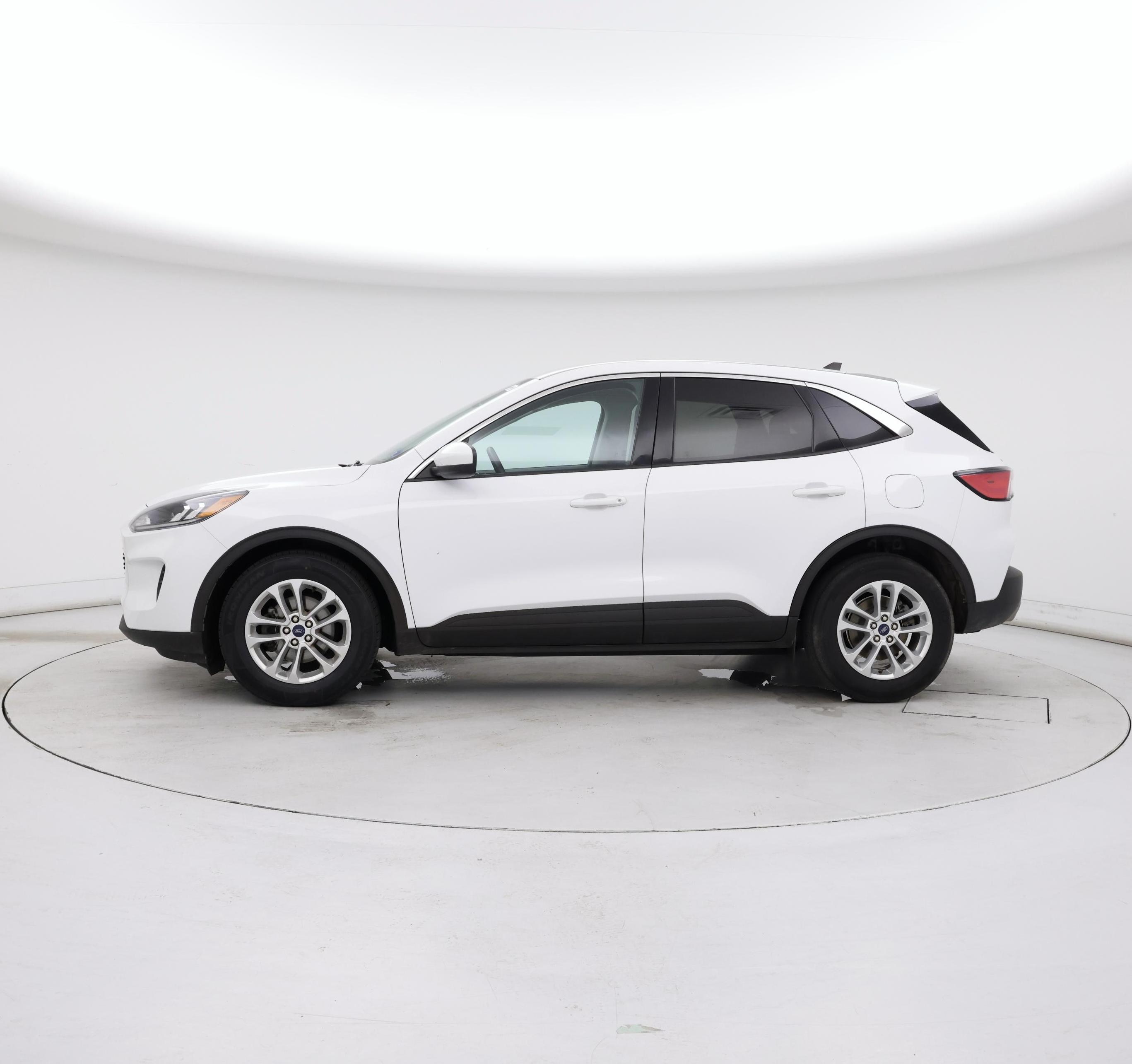 Thumbnail: 2021 Ford Escape - 3