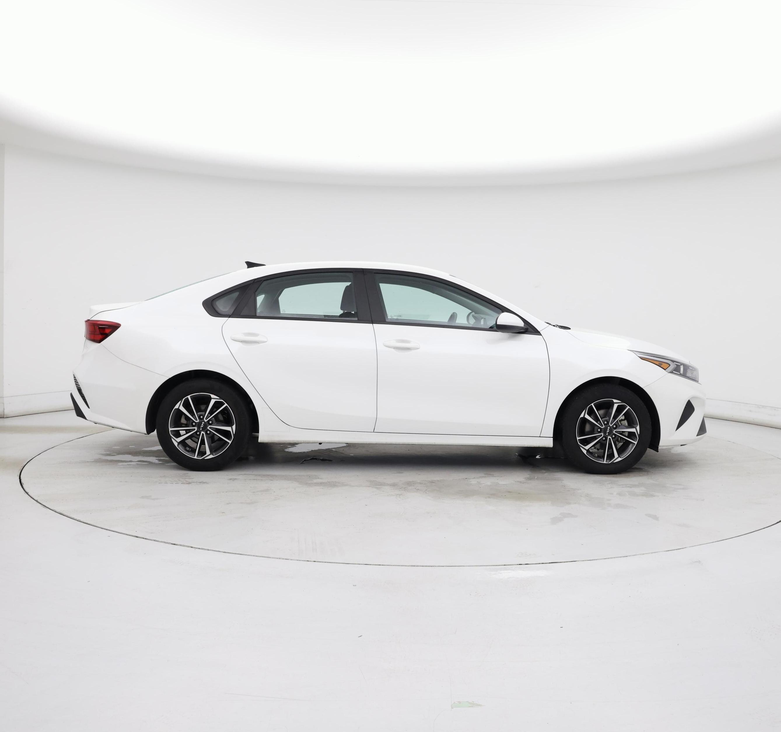 Thumbnail: 2023 Kia Forte - 7
