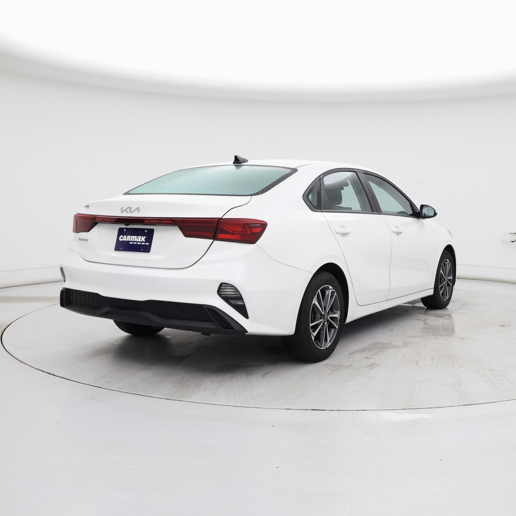 Thumbnail: 2023 Kia Forte - 8