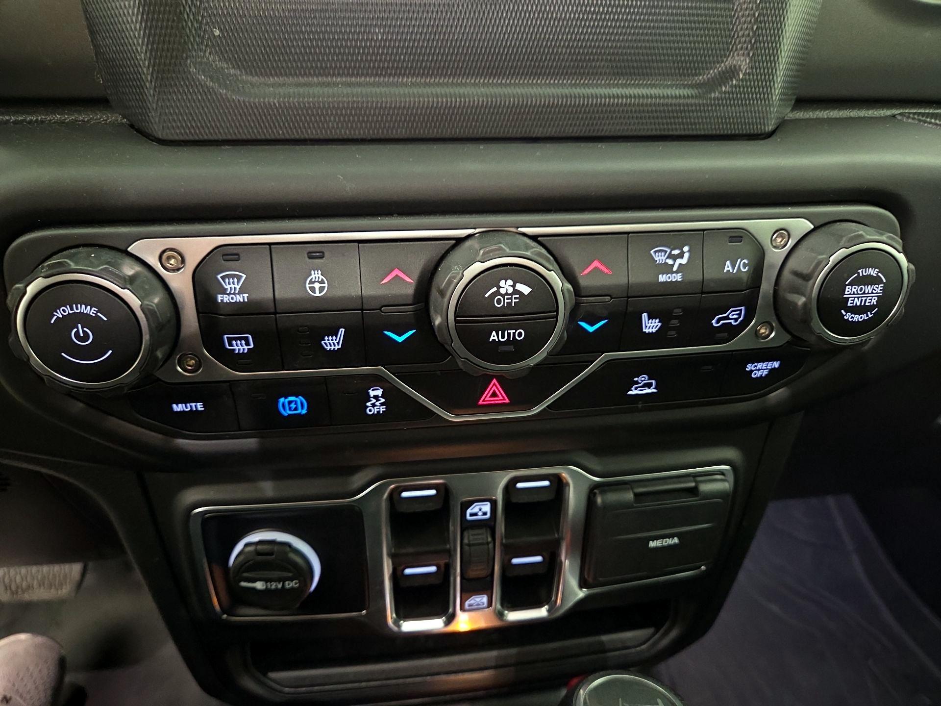 Thumbnail: 2023 Jeep Wrangler - 15