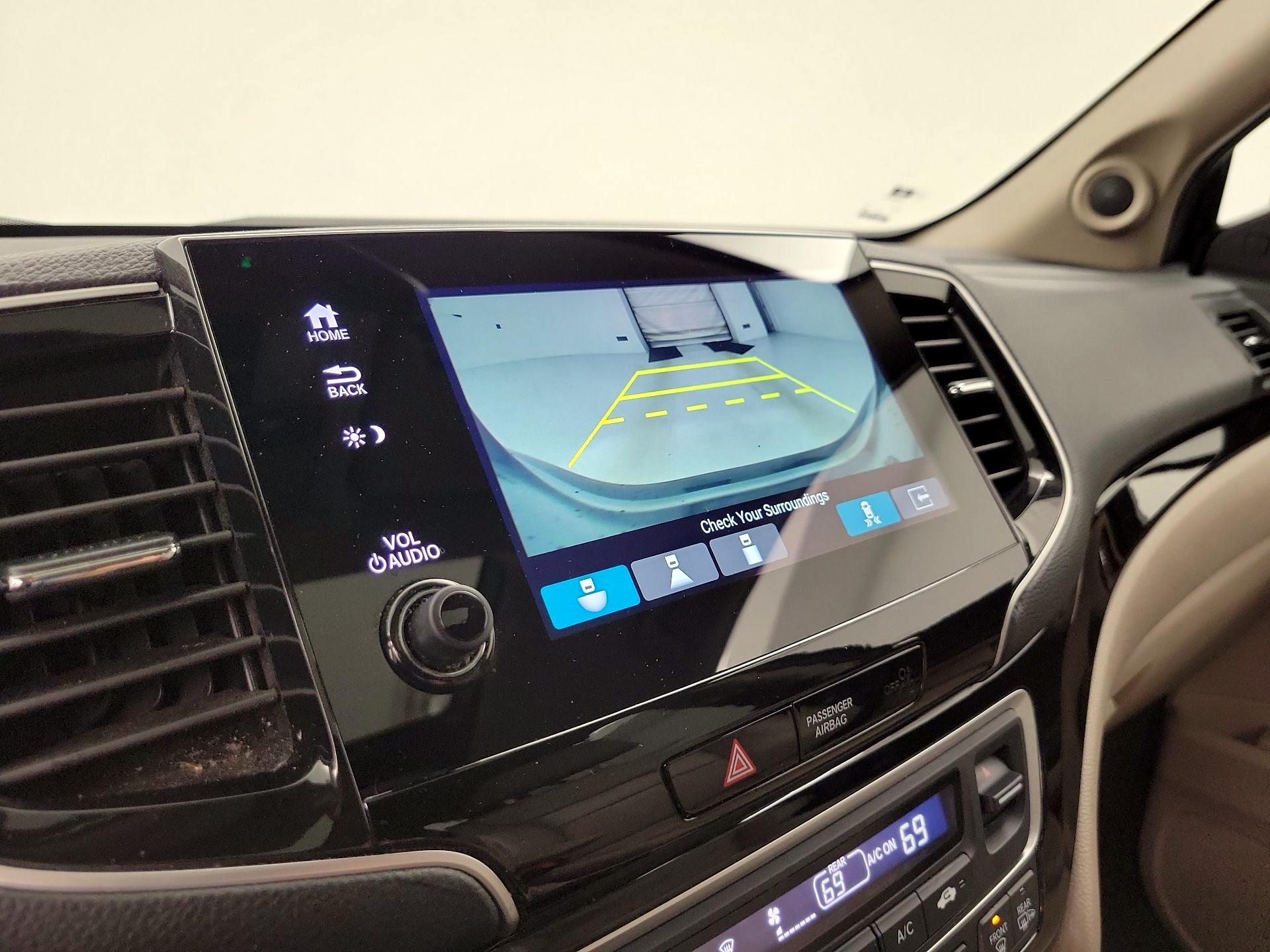 Thumbnail: 2020 Honda Pilot - 14