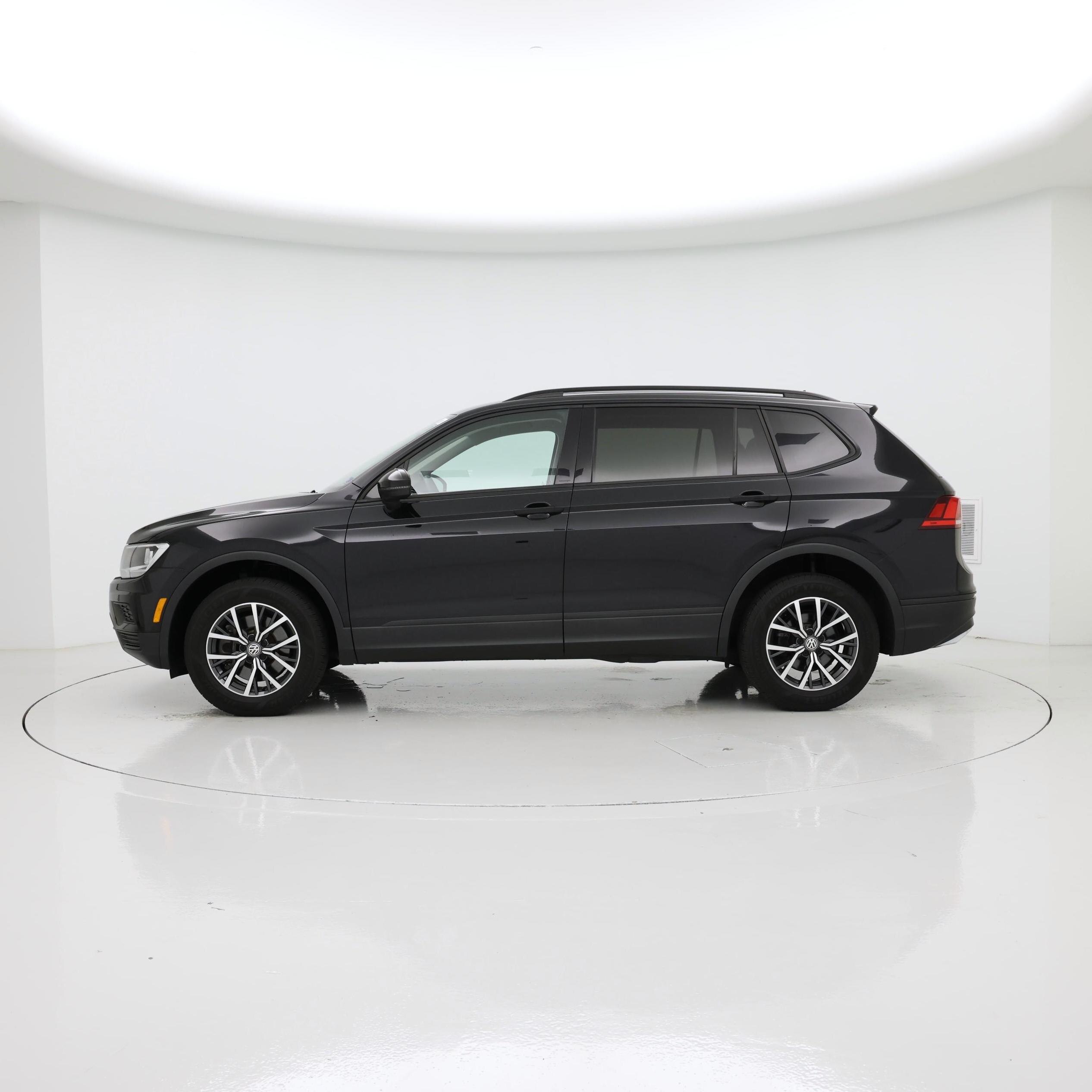 Thumbnail: 2021 Volkswagen Tiguan - 3