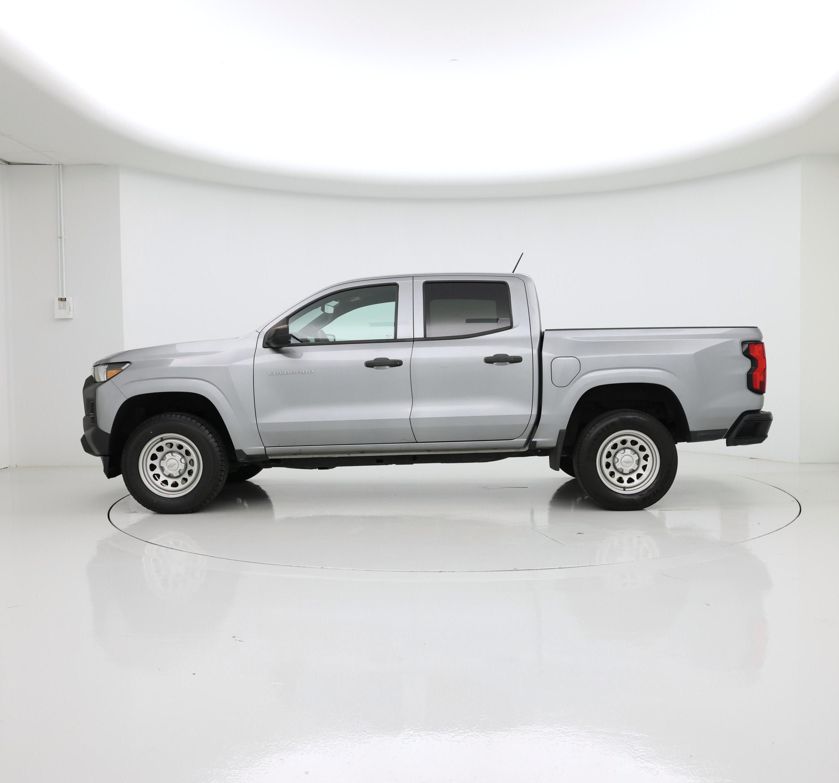 Thumbnail: 2023 Chevrolet Colorado - 3