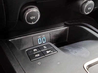 USB/AUX Ports