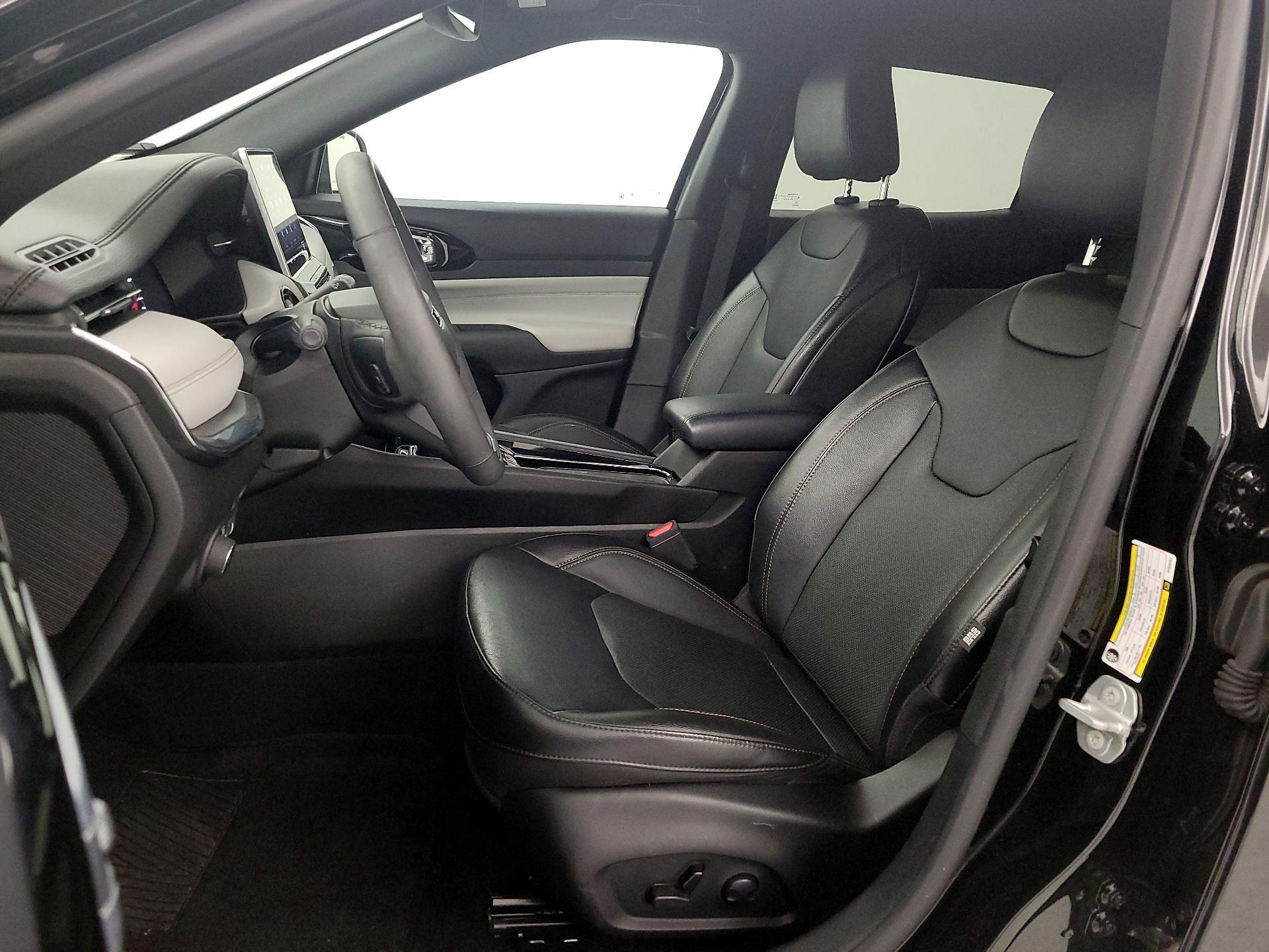 Thumbnail: 2023 Jeep Compass - 11