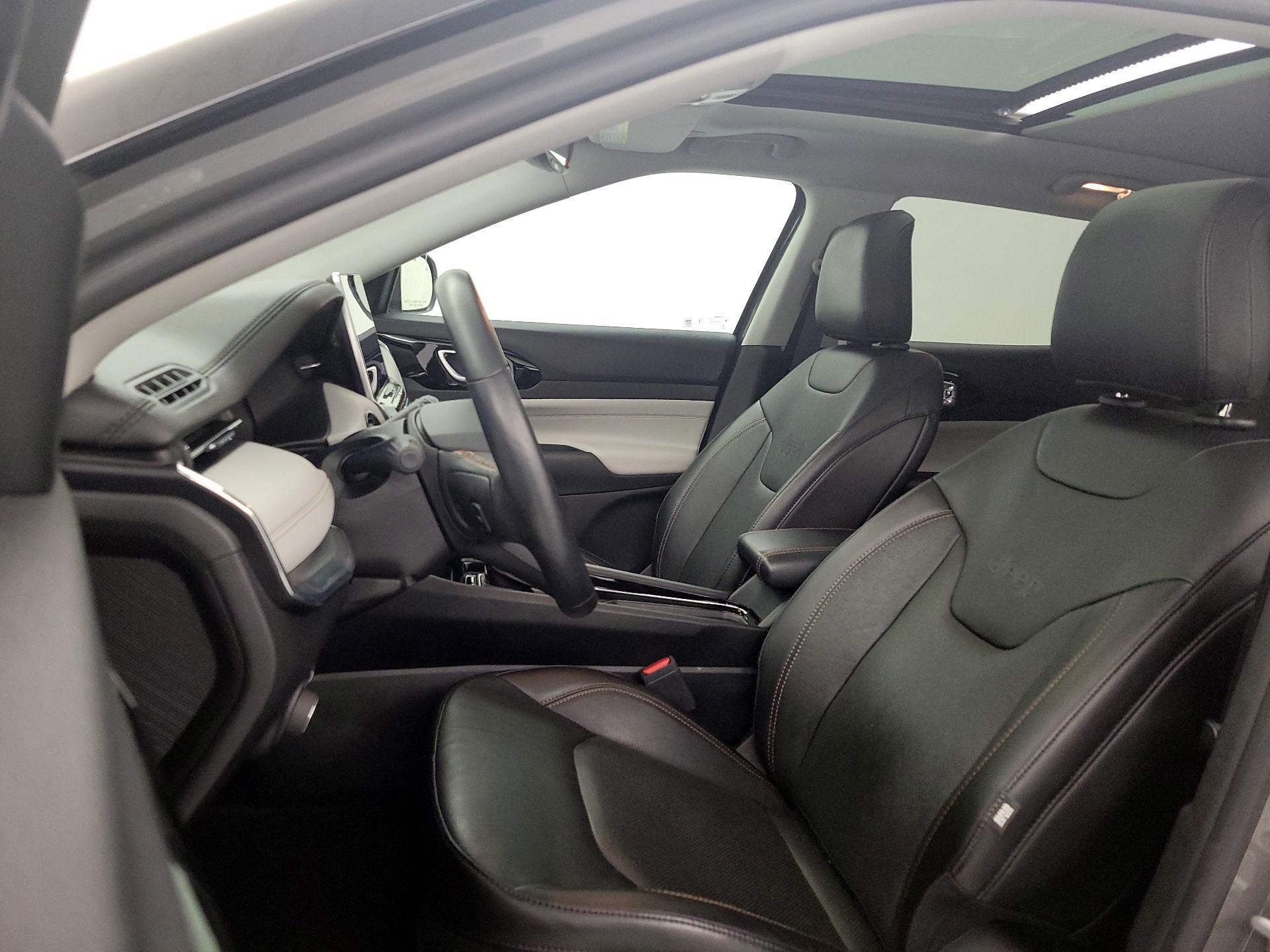 Thumbnail: 2022 Jeep Compass - 11