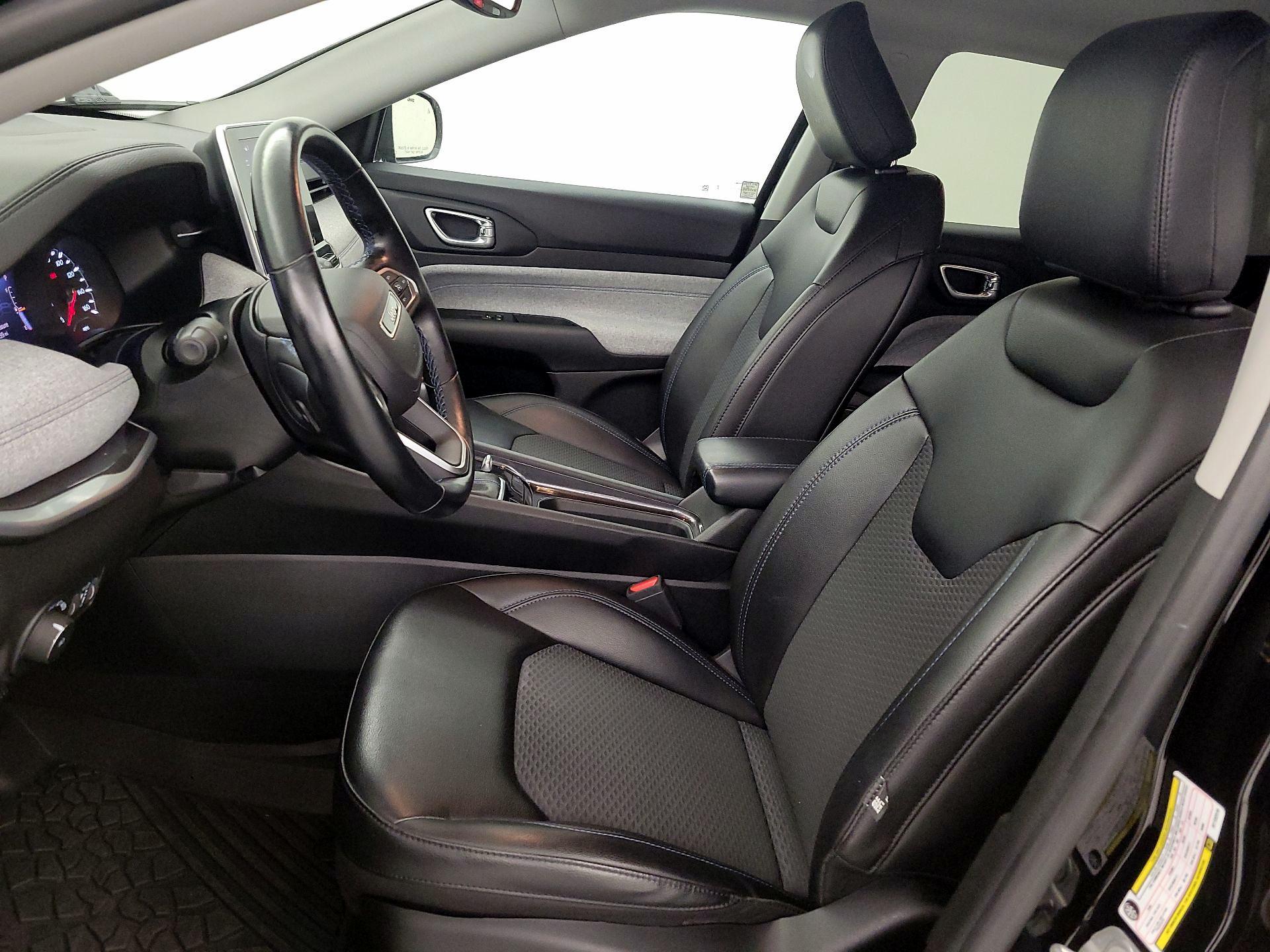 Thumbnail: 2022 Jeep Compass - 11
