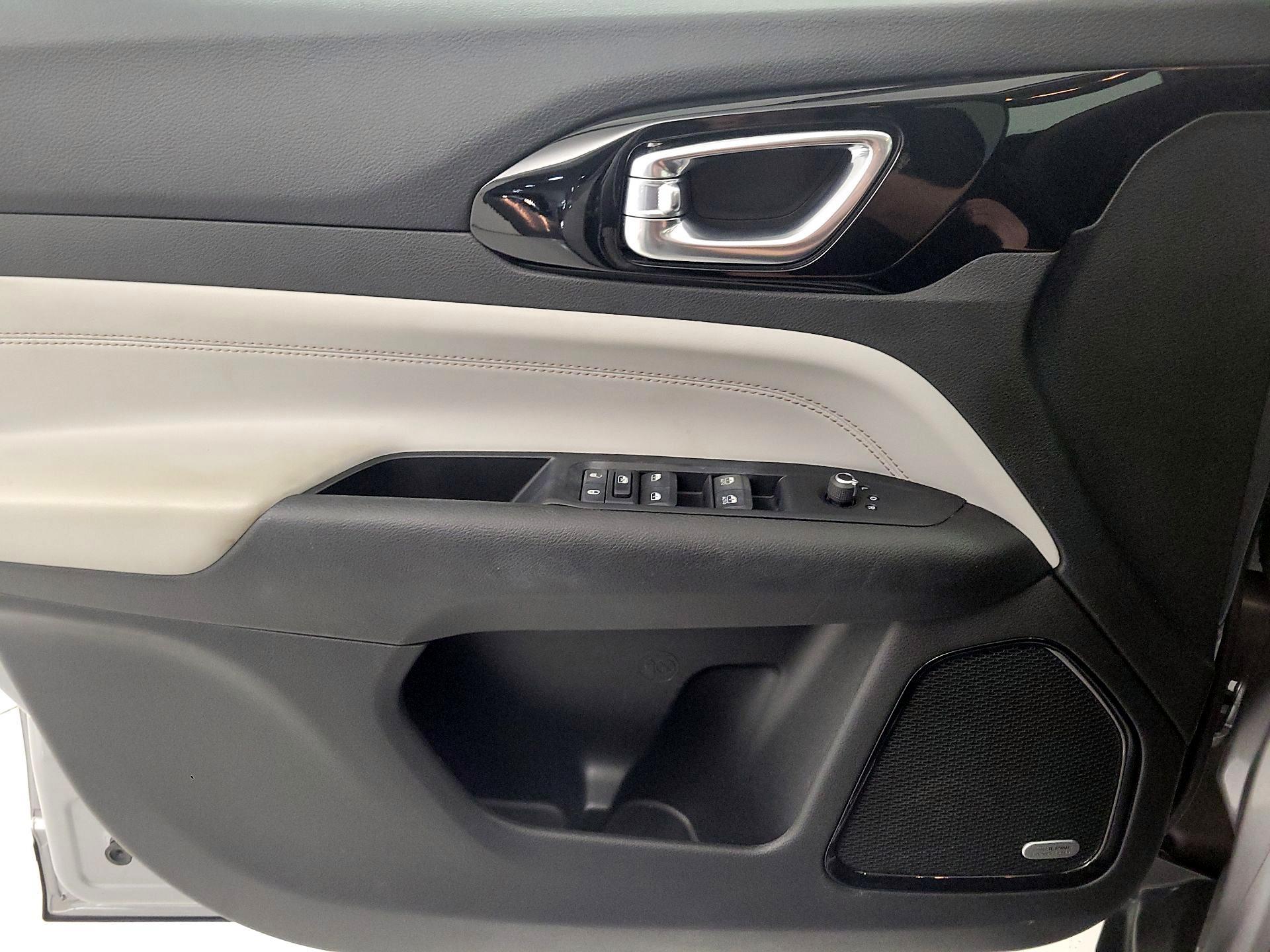 Thumbnail: 2022 Jeep Compass - 12