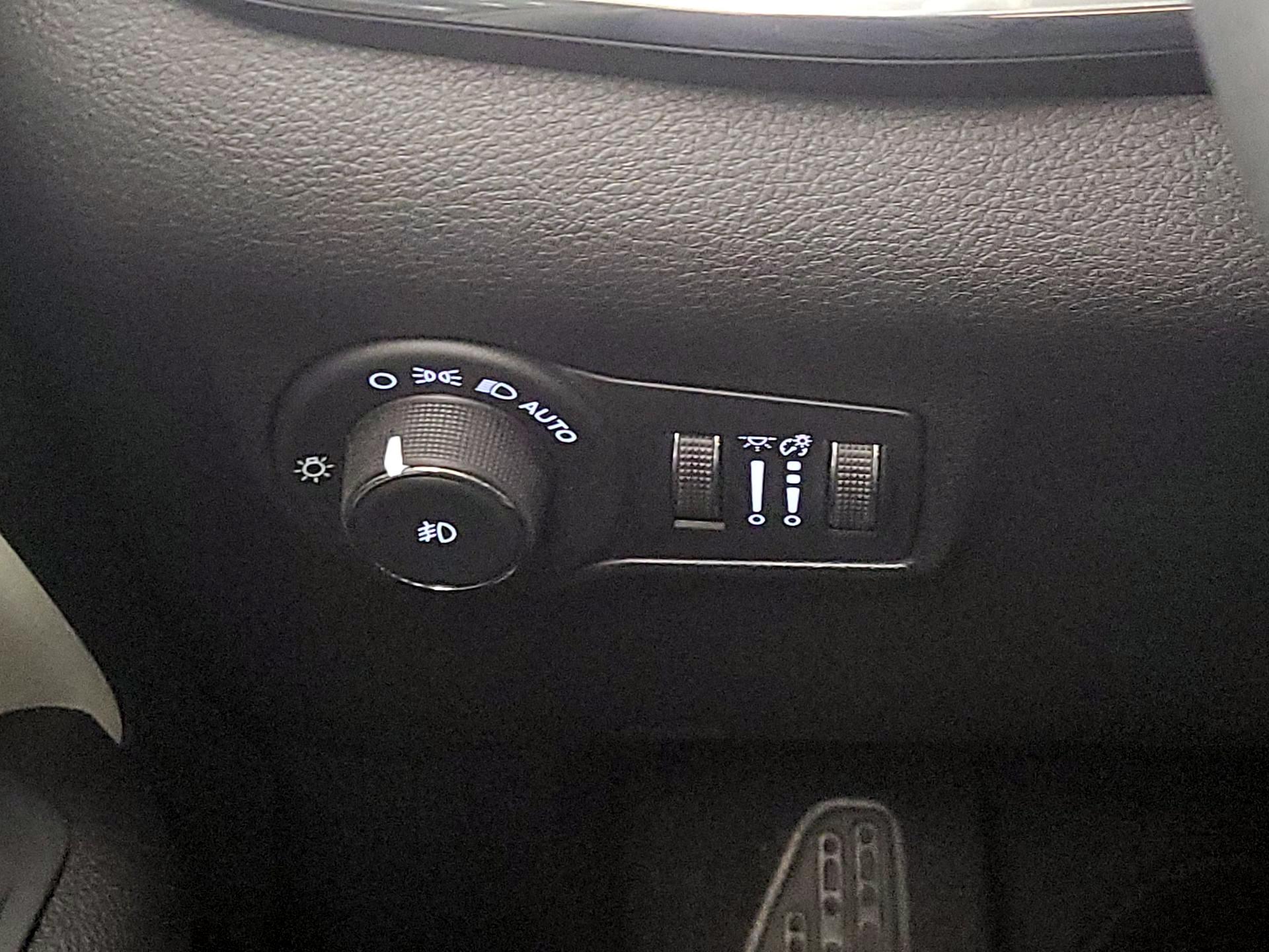 Thumbnail: 2022 Jeep Compass - 13