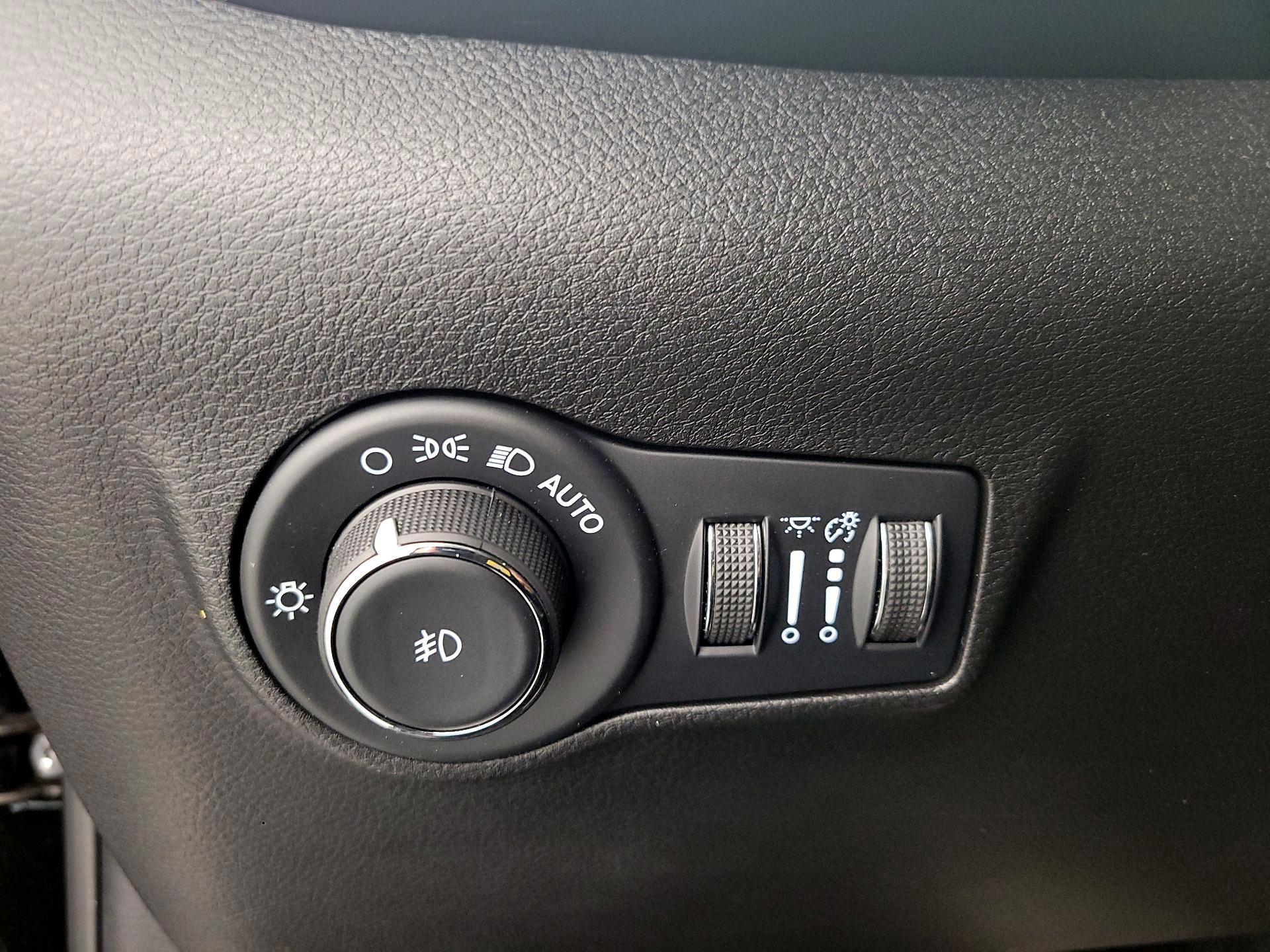 Thumbnail: 2022 Jeep Compass - 13