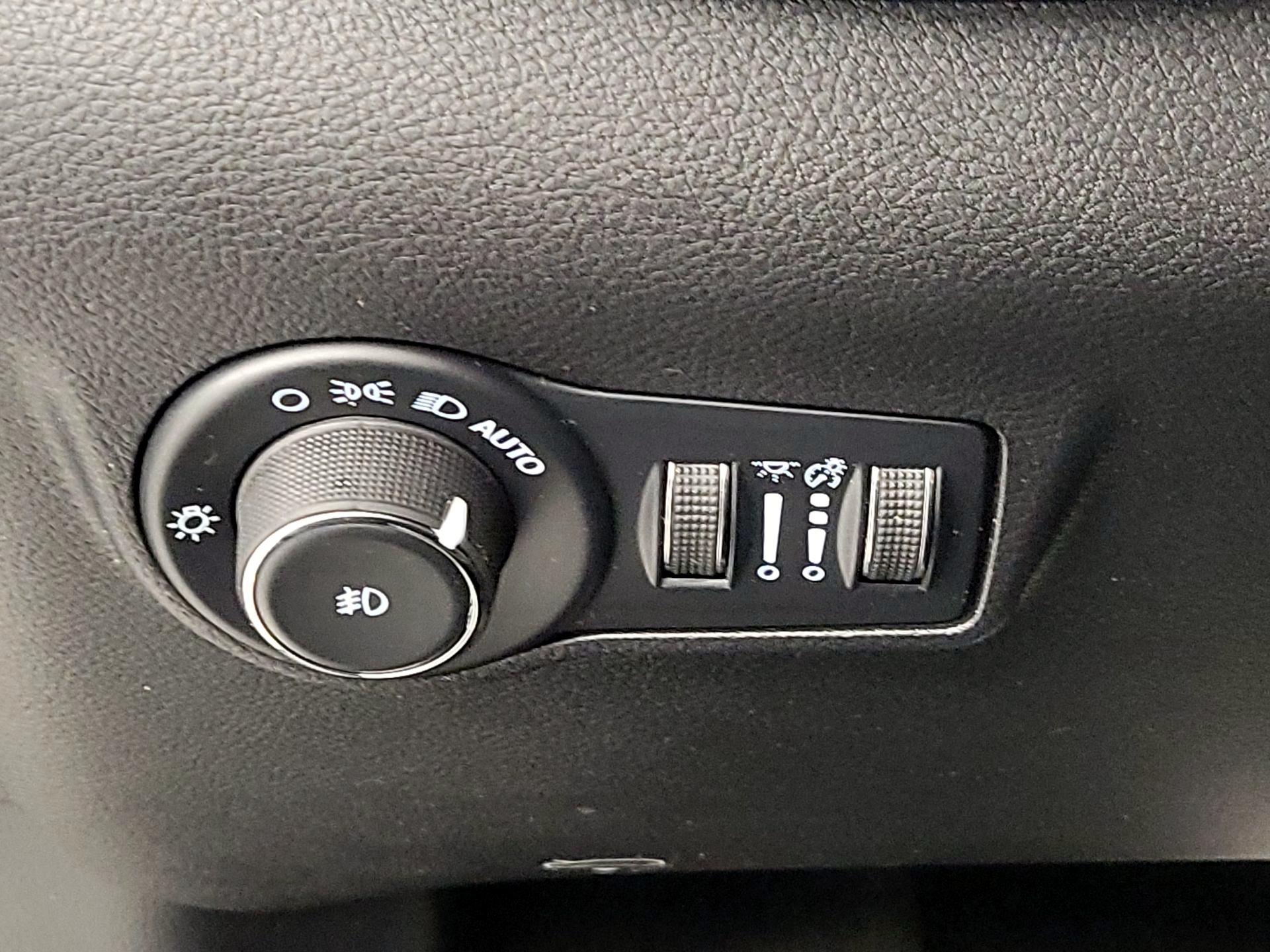 Thumbnail: 2022 Jeep Compass - 13