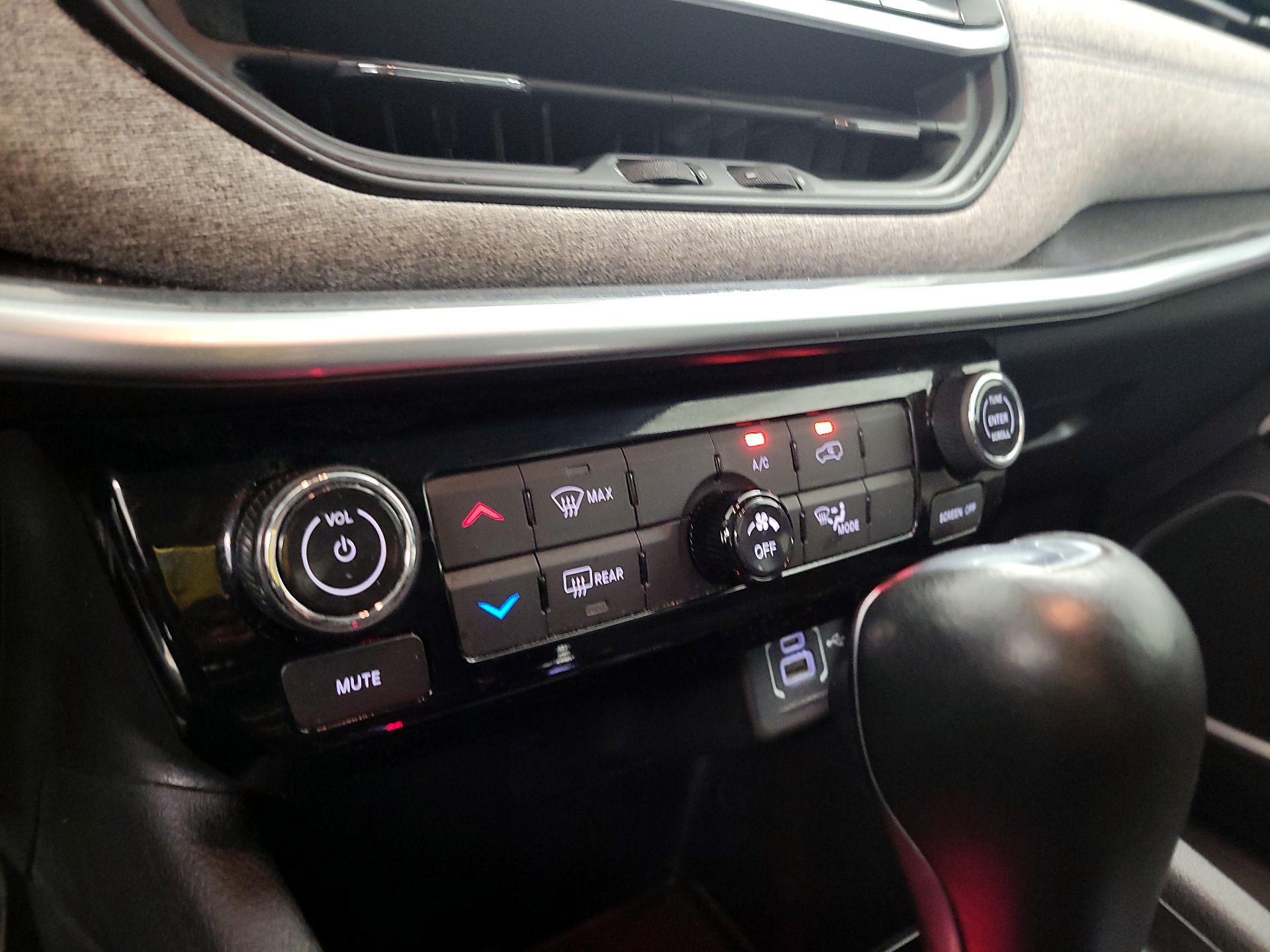 Thumbnail: 2022 Jeep Compass - 16