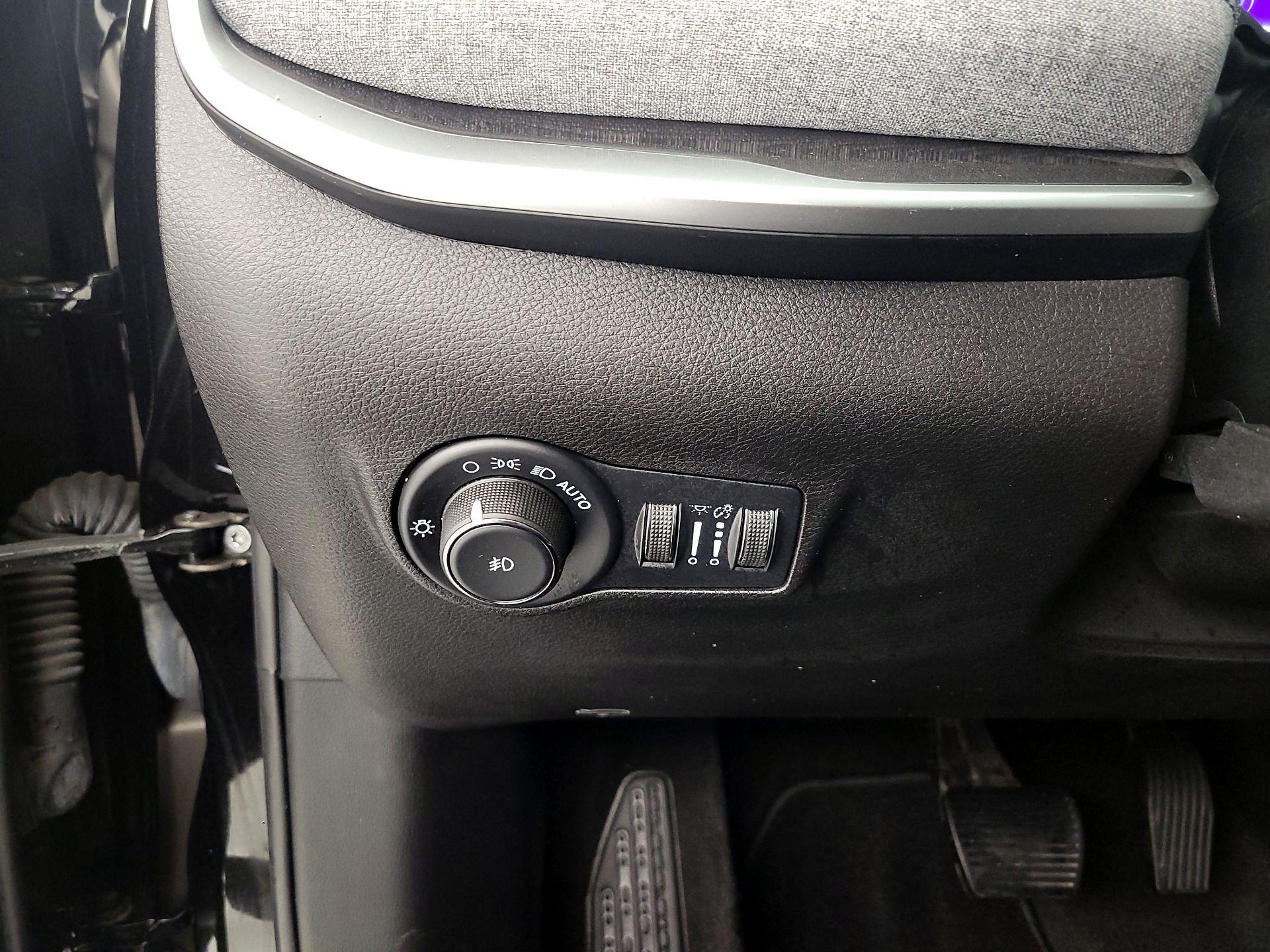 Thumbnail: 2022 Jeep Compass - 13