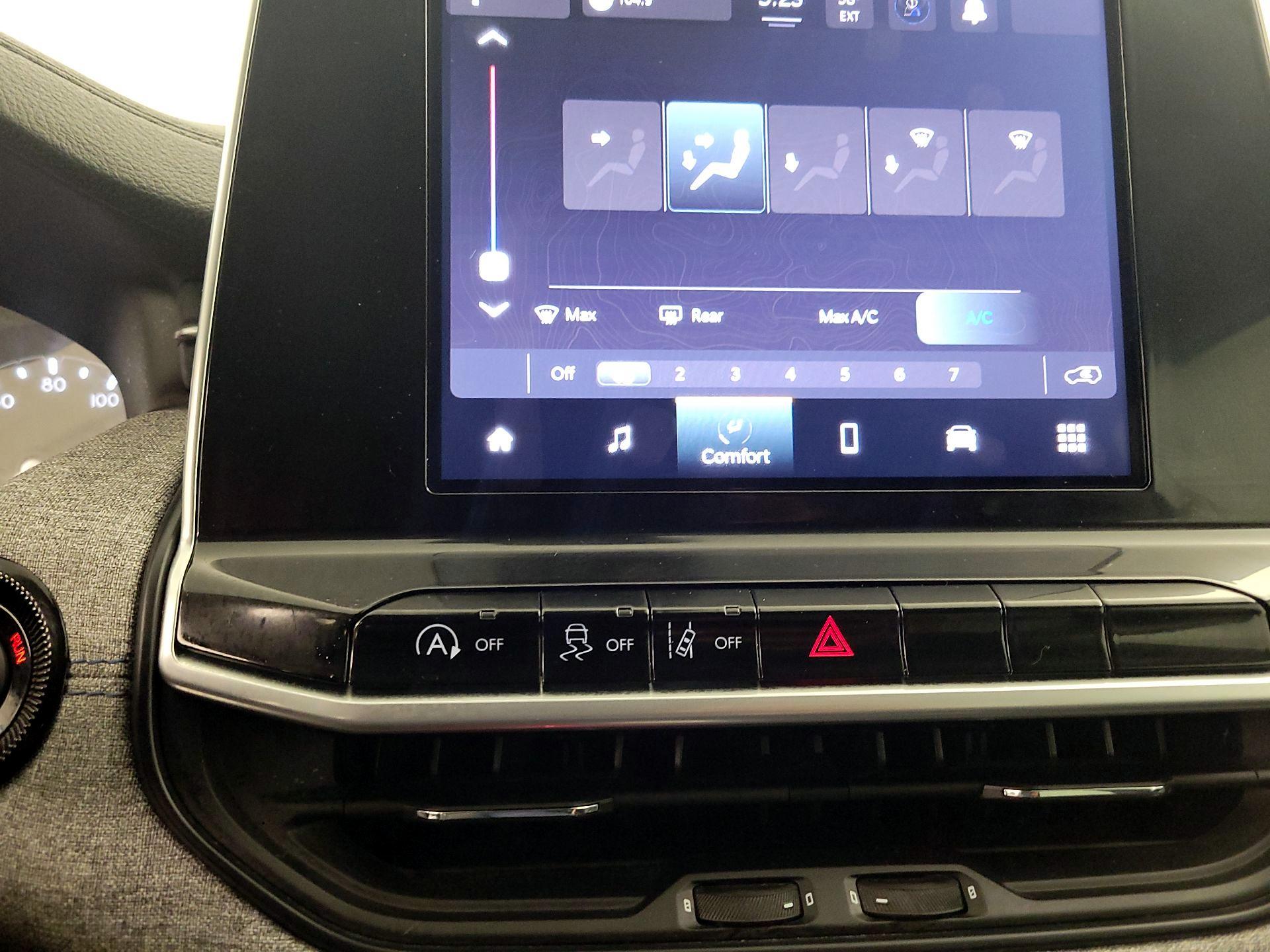 Thumbnail: 2022 Jeep Compass - 16