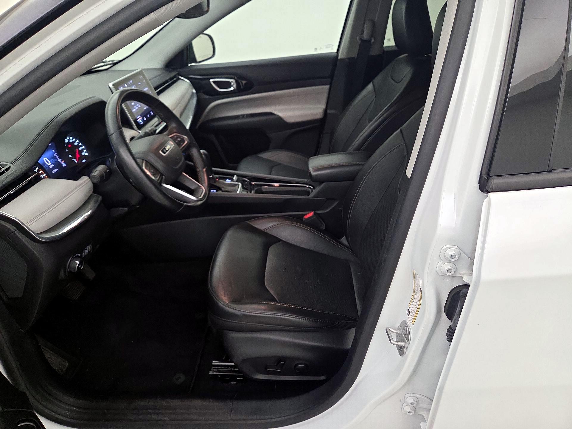 Thumbnail: 2022 Jeep Compass - 11